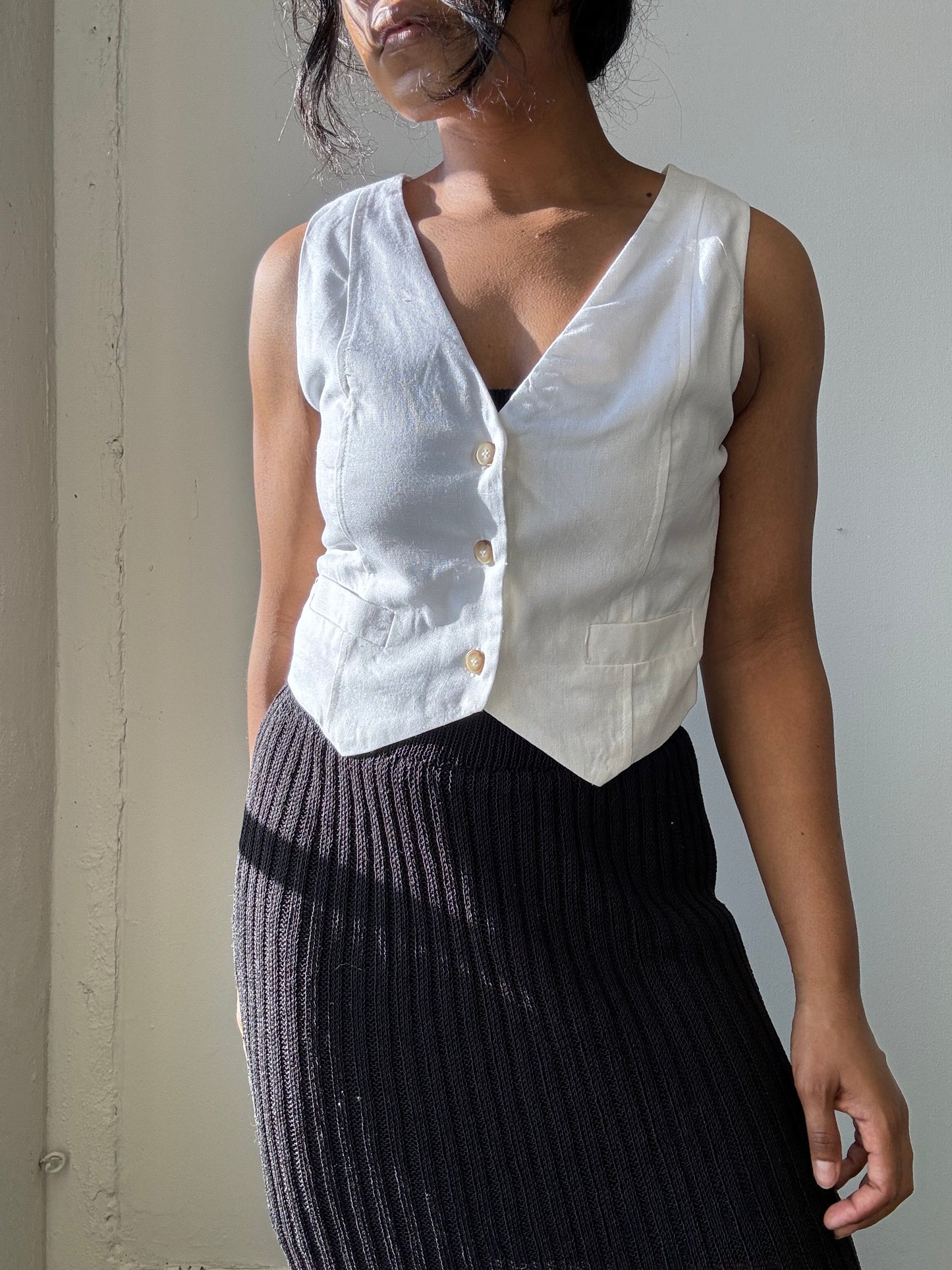 Laura Classic Linen & Cotton Vest In White