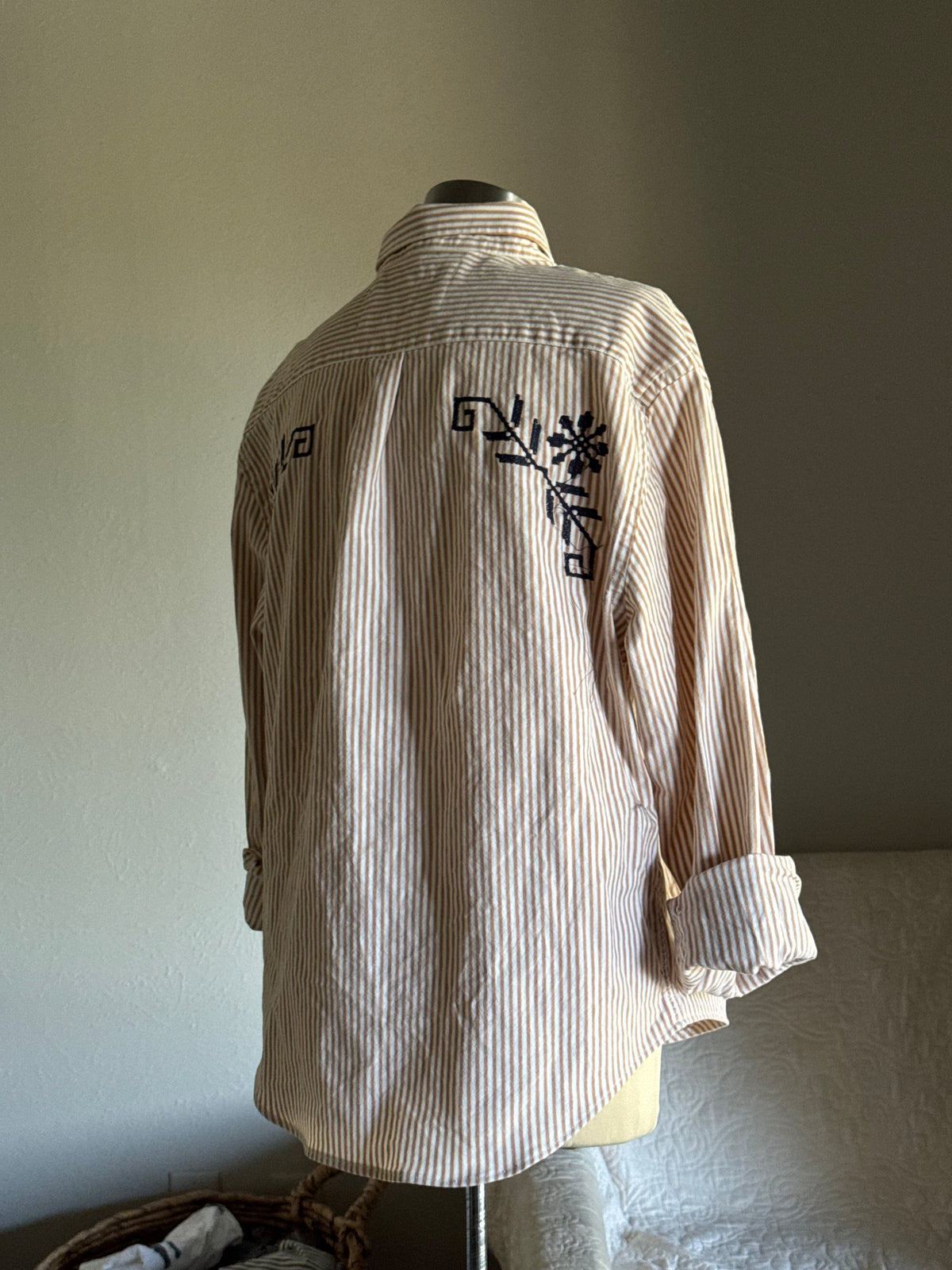Lawrence Handcrafted Embroidered Cropped Button Down