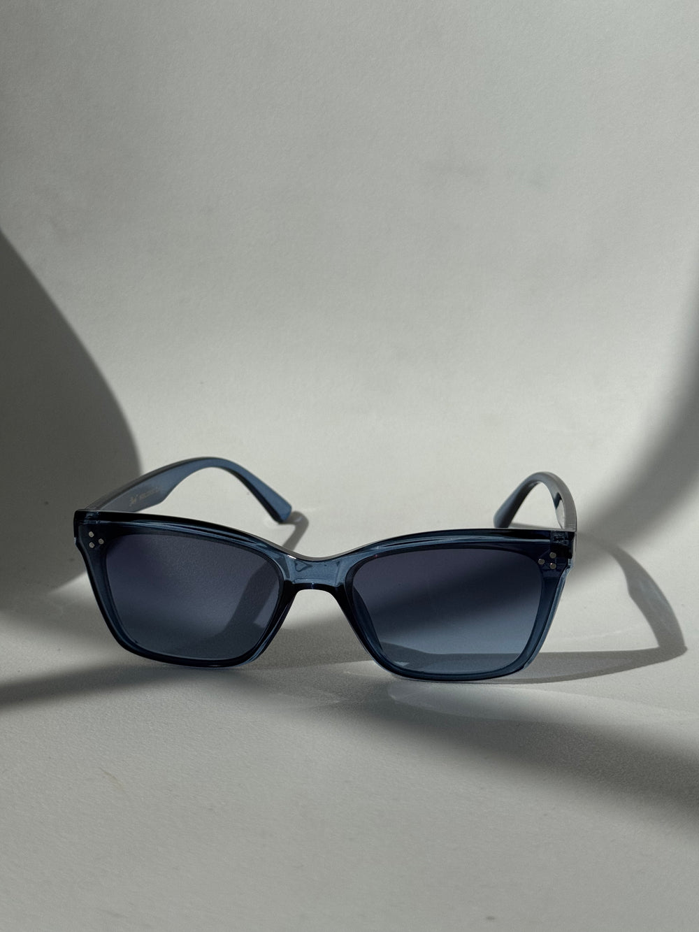 Tangi Triple Stud Classic Sunglasses Blue