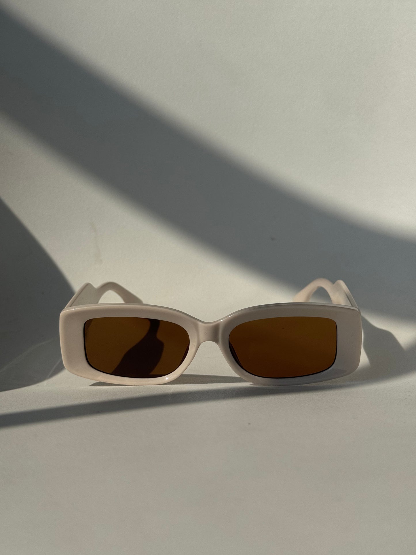Shasta Square Double Stud Sunglasses In Cream