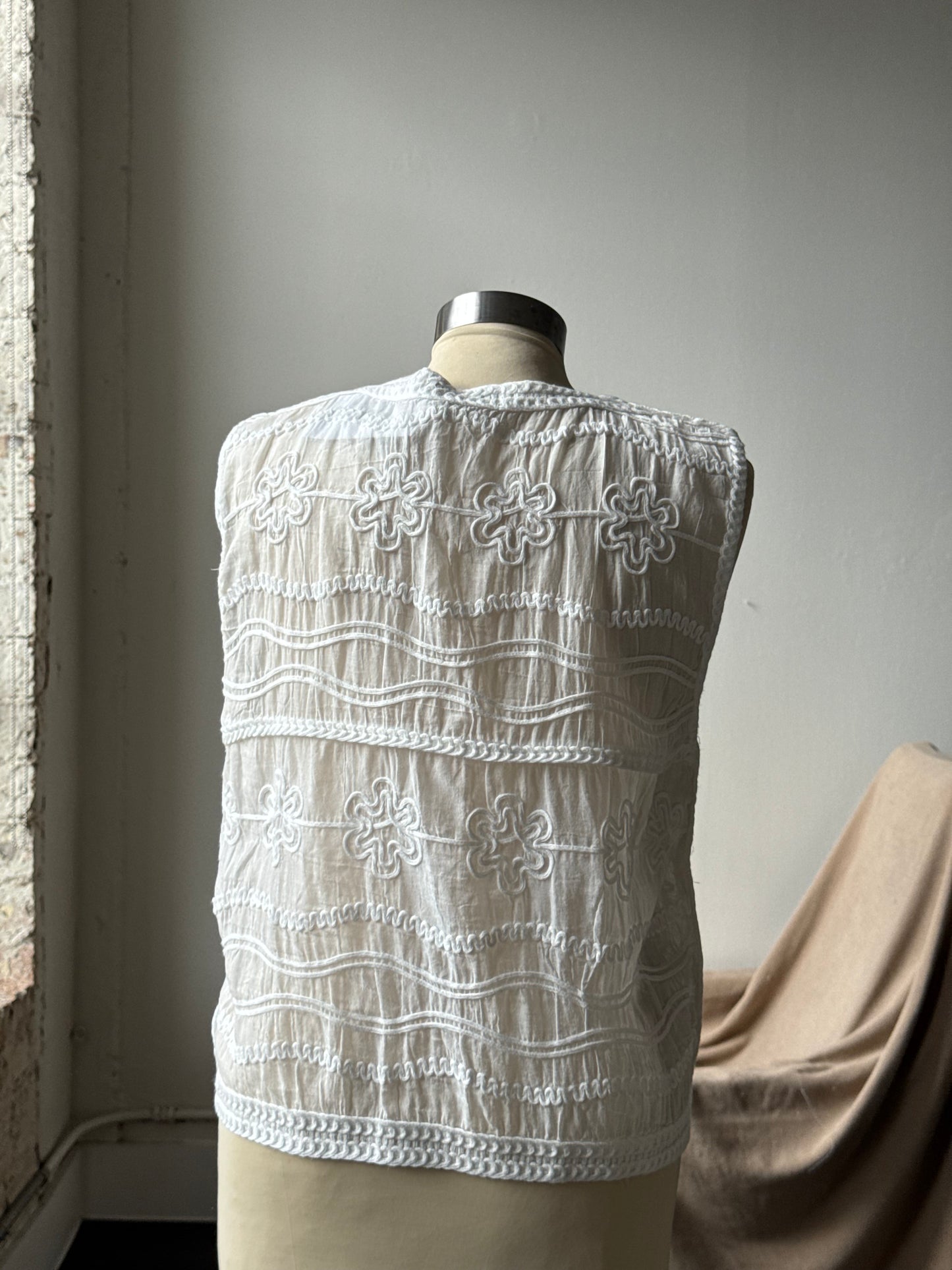 Hailey Cotton Embroidered Appliqué Vest In White