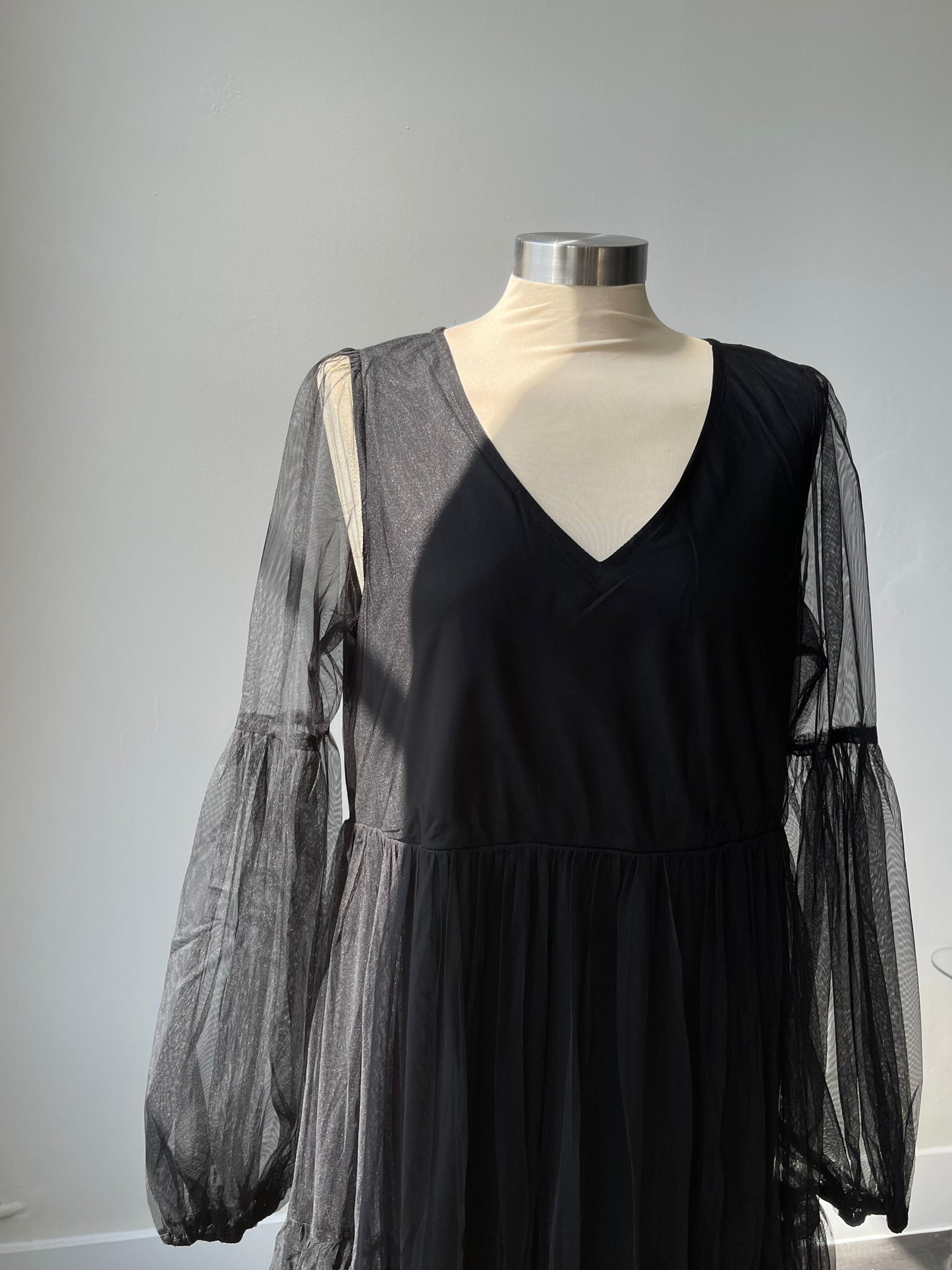 Brandi V Neck Sheer Balloon Sleeve Maxi Dress In Black