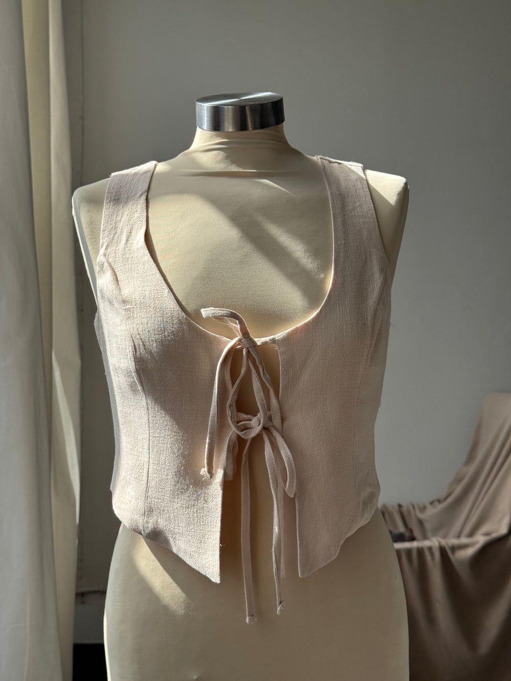 Finley Linen Tie Front Vest In Natural