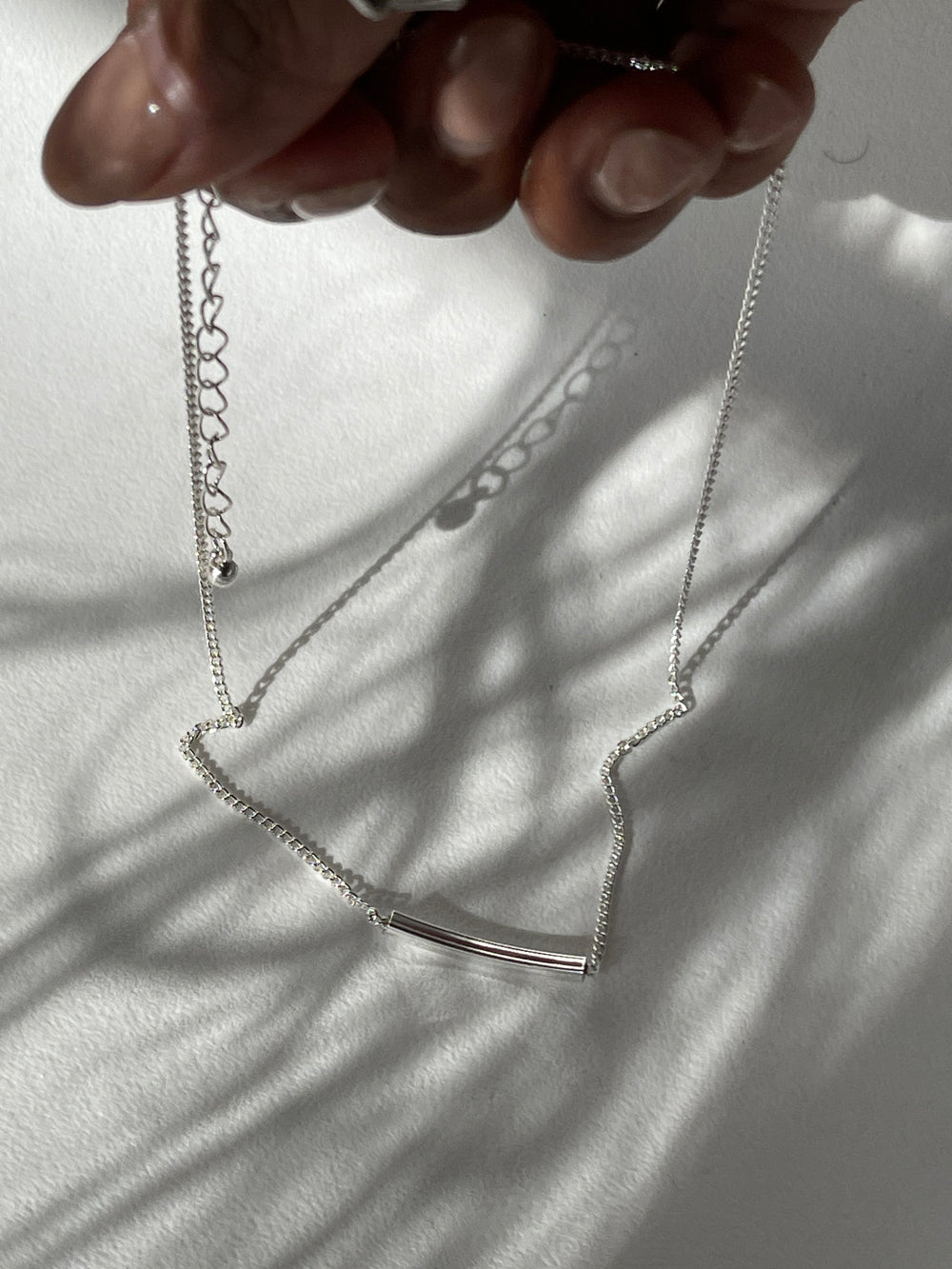 Kim Curved Bar Mini Necklace In Silver