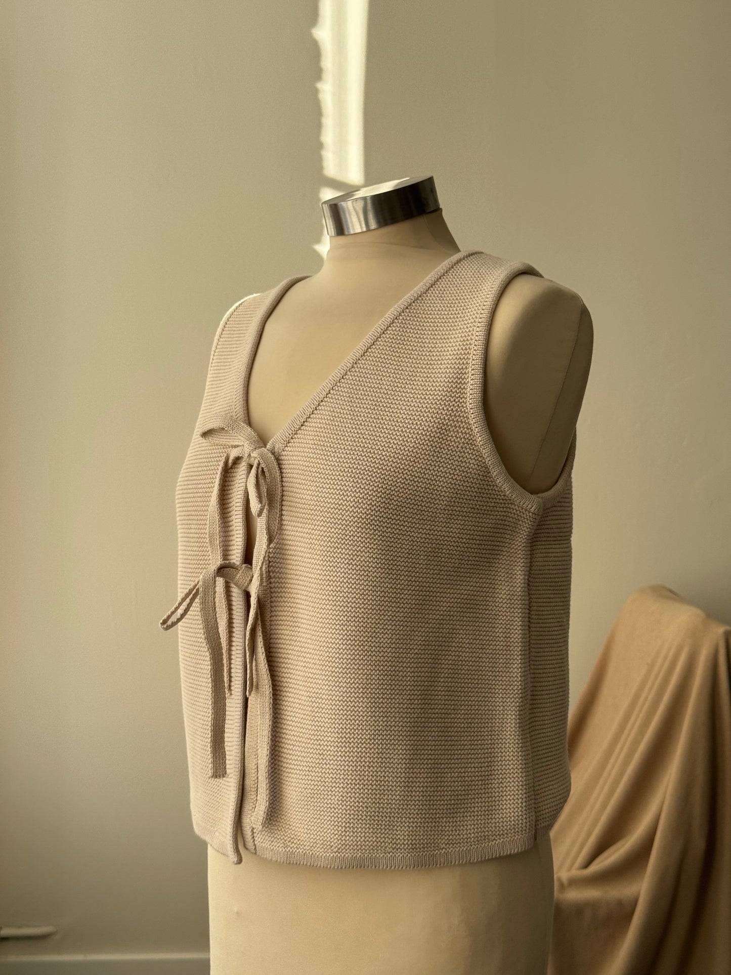 Nancy Cotton Tie Front Vest In Taupe ￼