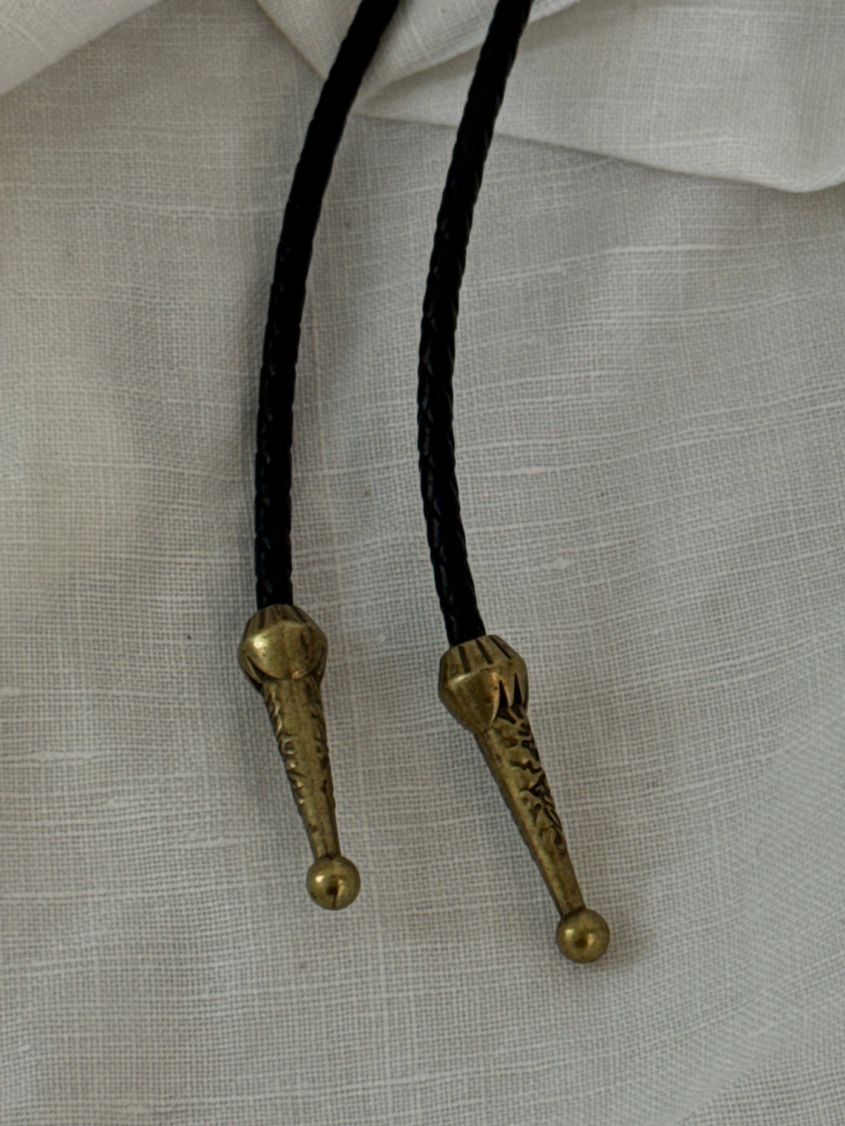 Handcrafted Agate Bolo Tie In Milk