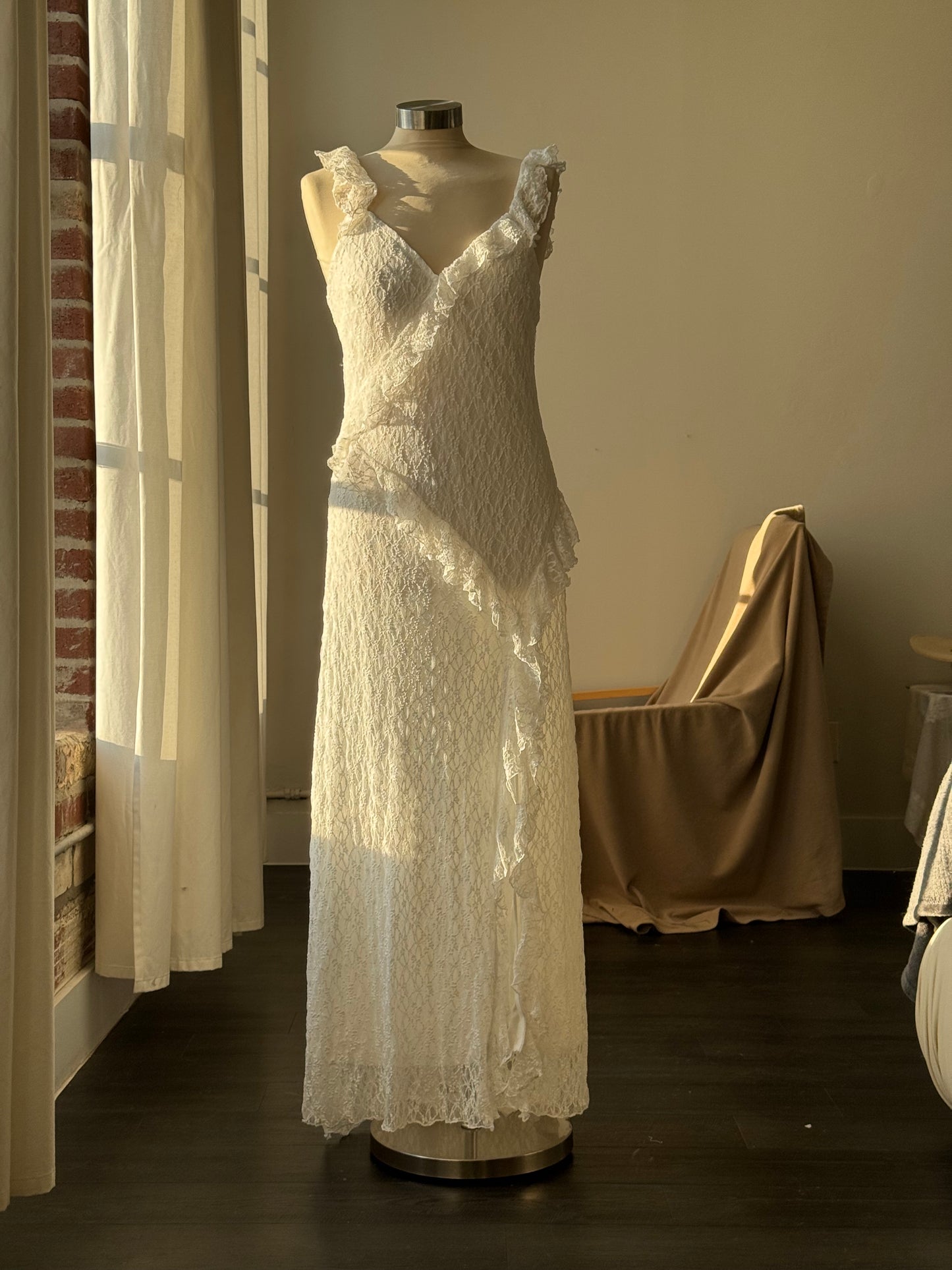Gladys Lace Ruffle Maxi Dress In Ivory￼