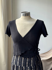 Alice 90s Style Cotton Lettuce Wrap Top In Black