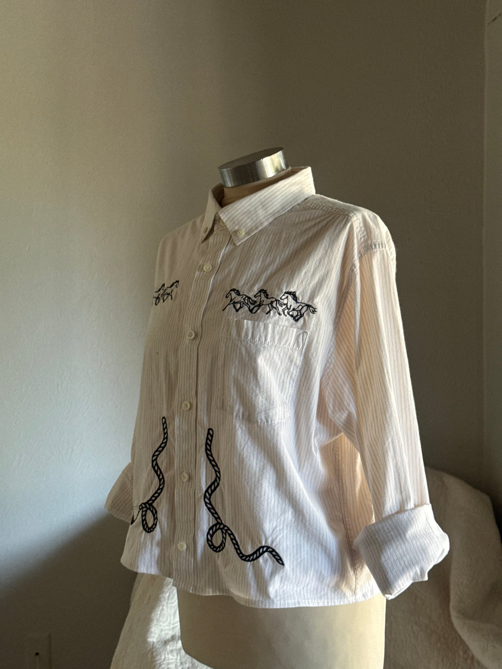 Lawrence Handcrafted Embroidered Cropped Button Down