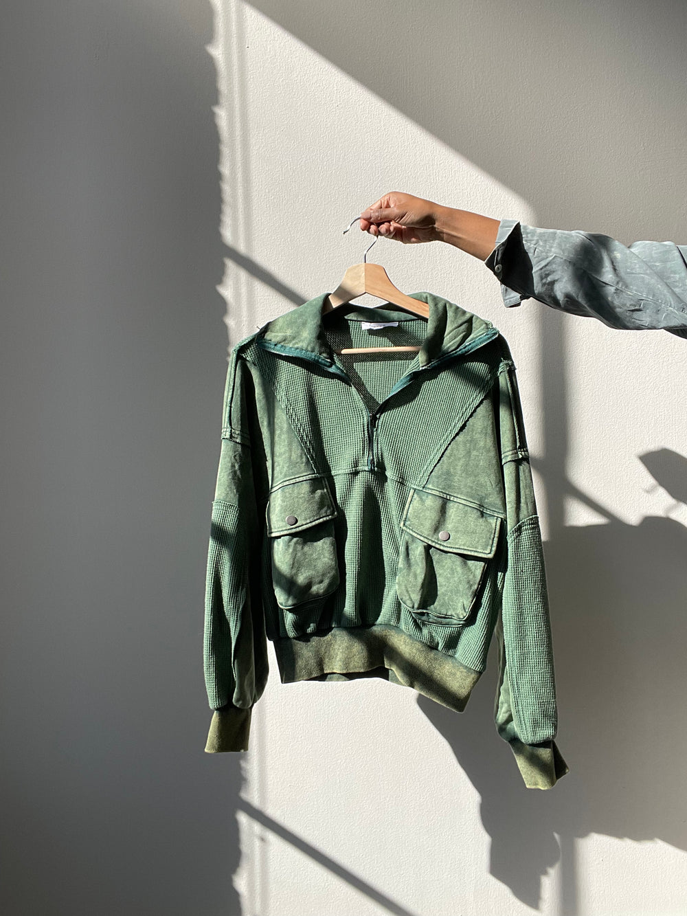 ￼Sailor Cotton Dad Funnel Neck Utility ￼Lightweight Pullover In Hunter Green