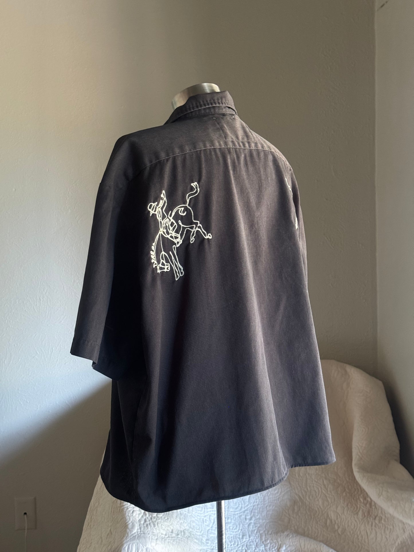 O.L. Handcrafted Embroidered Unisex Cropped Button Down In Vintage Black