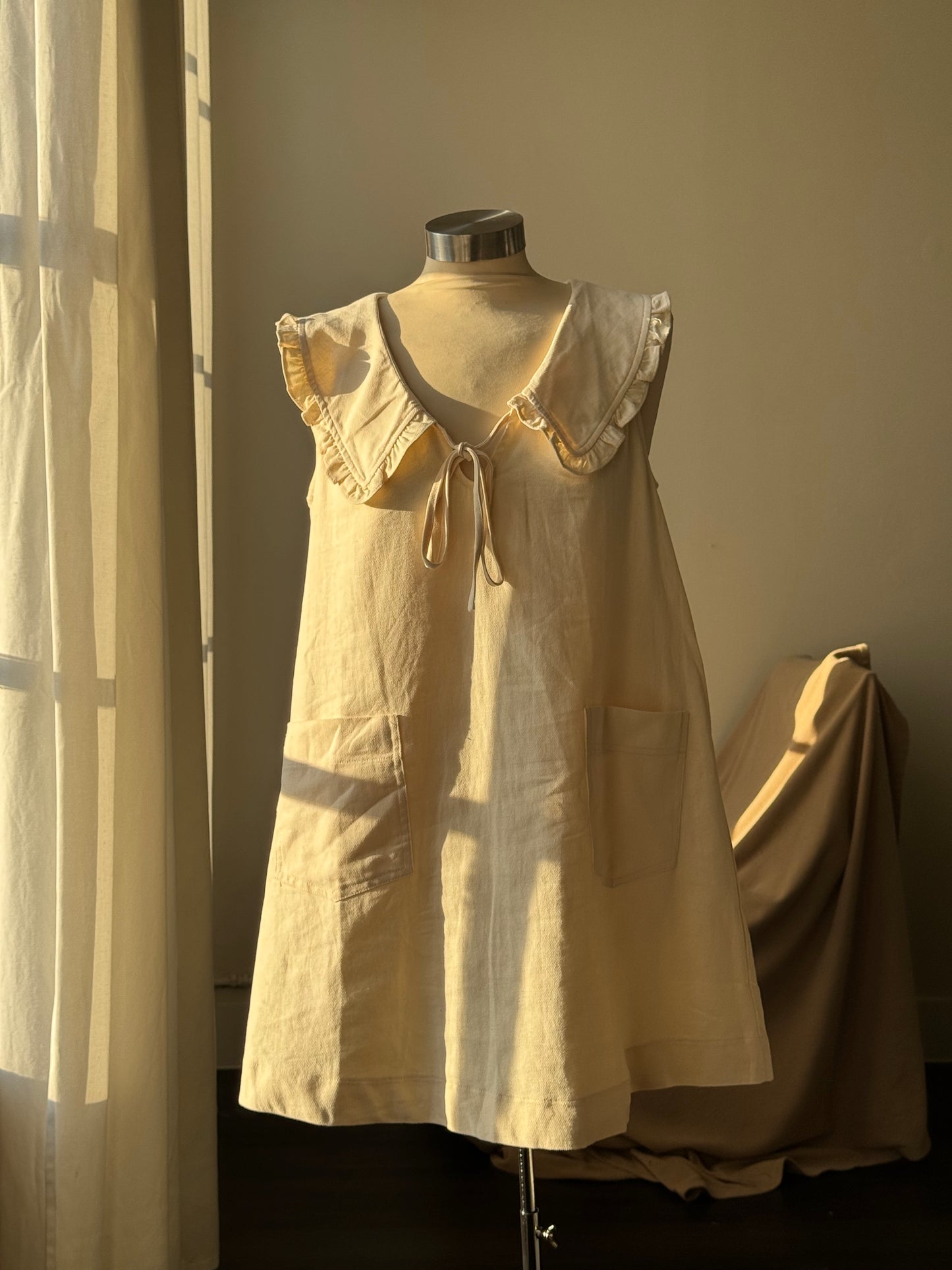 Tiffany Ruffle Collar Cotton Dress In Cream￼