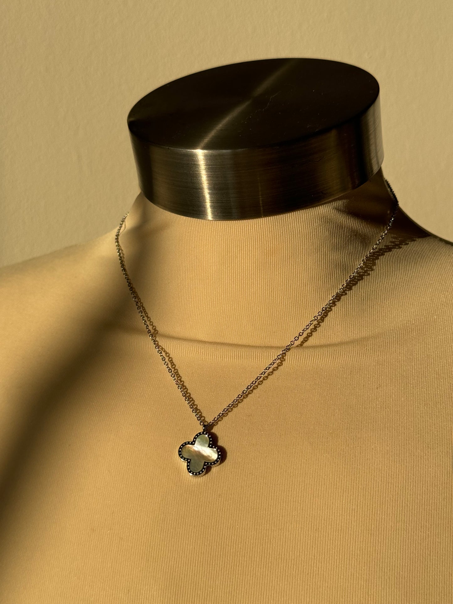 Clover Stainless Steel Marble Charm Necklace In Sliver