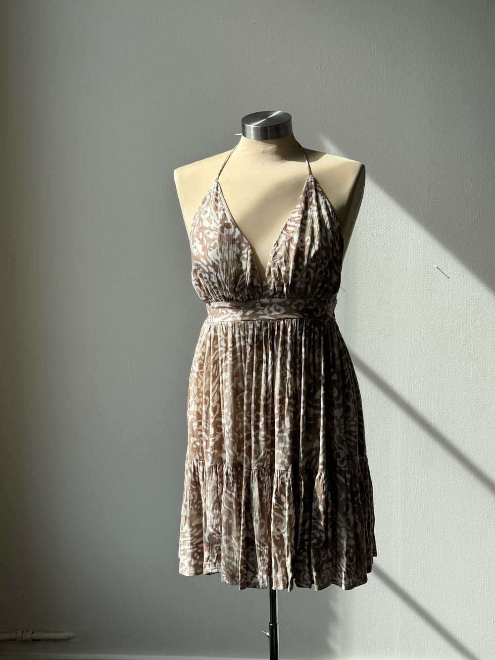 Lucy Halter Dress In Wild Mocha