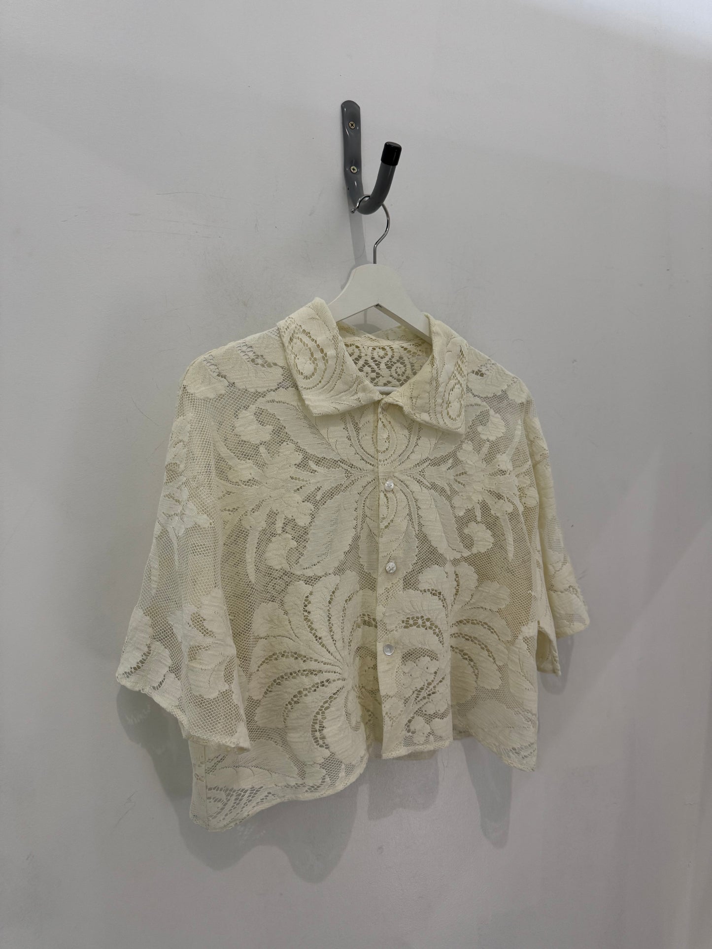 Judy Vintage Cropped Button Down Top In Vanilla￼