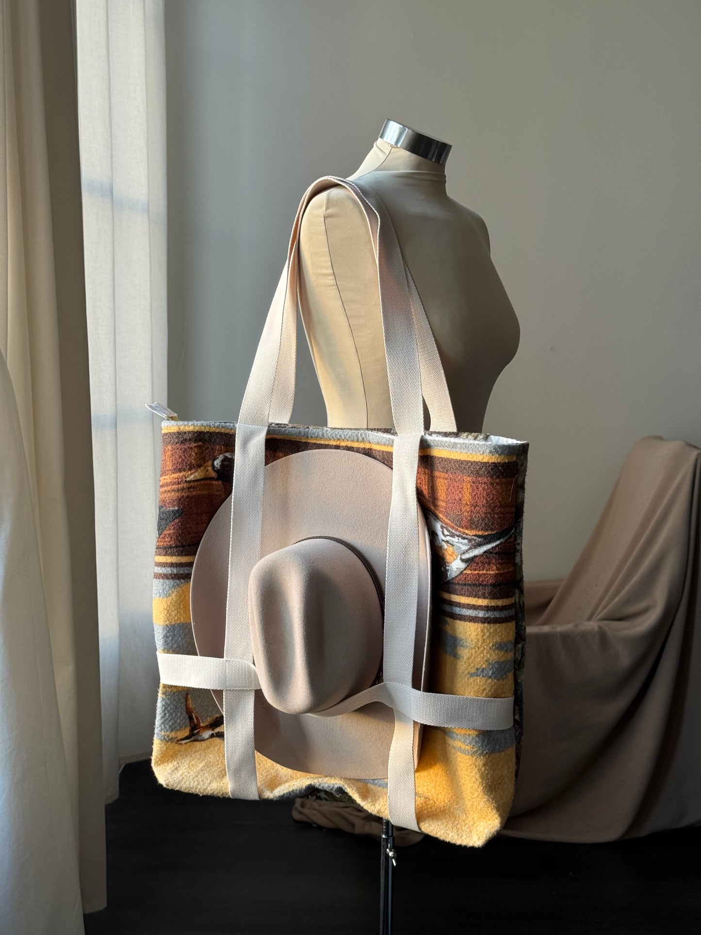 Magnus Vintage Handcrafted Tote Hat Holder Bag XL