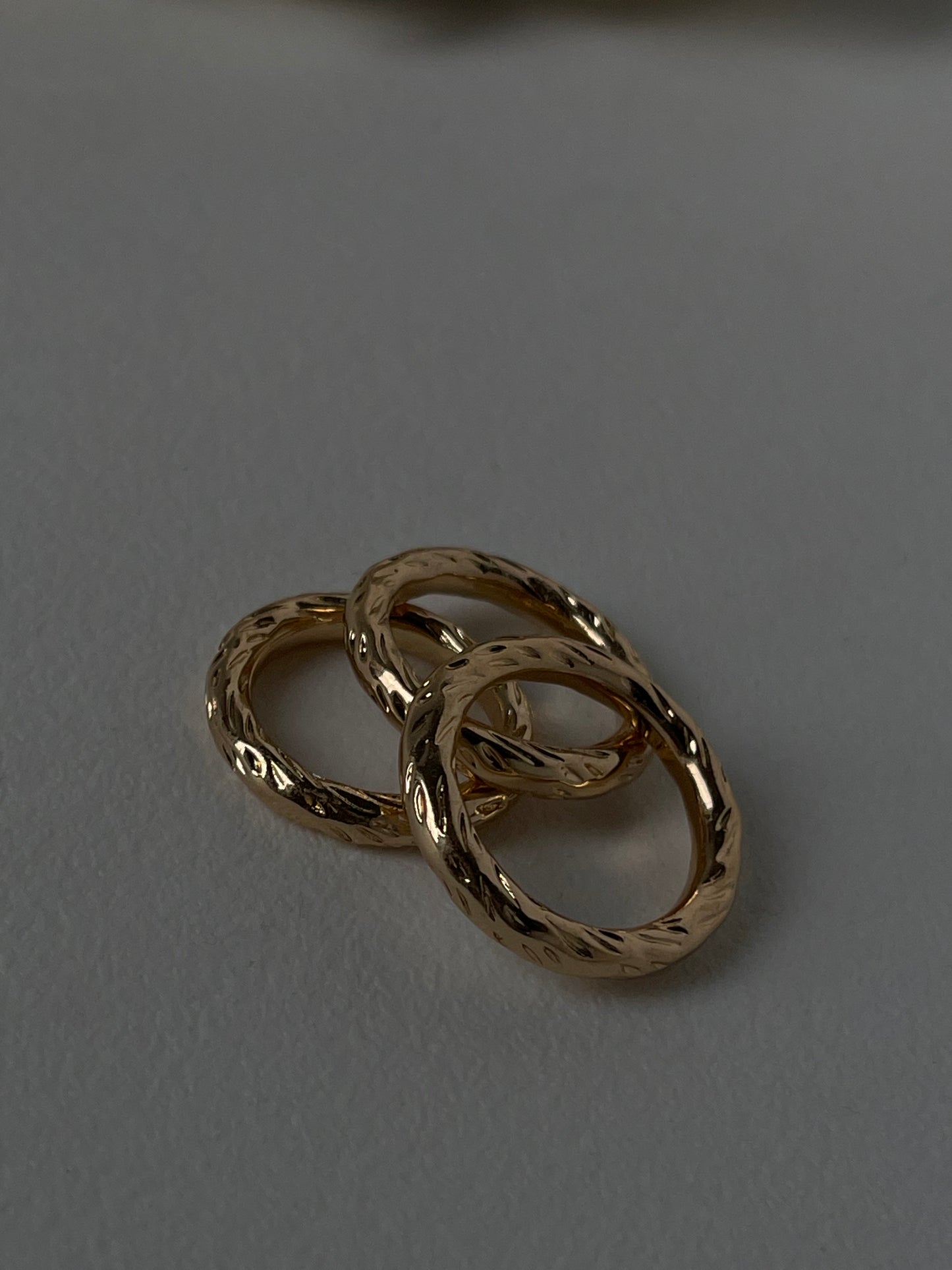 Charlie ￼Organic Etched Ring Set In Gold￼