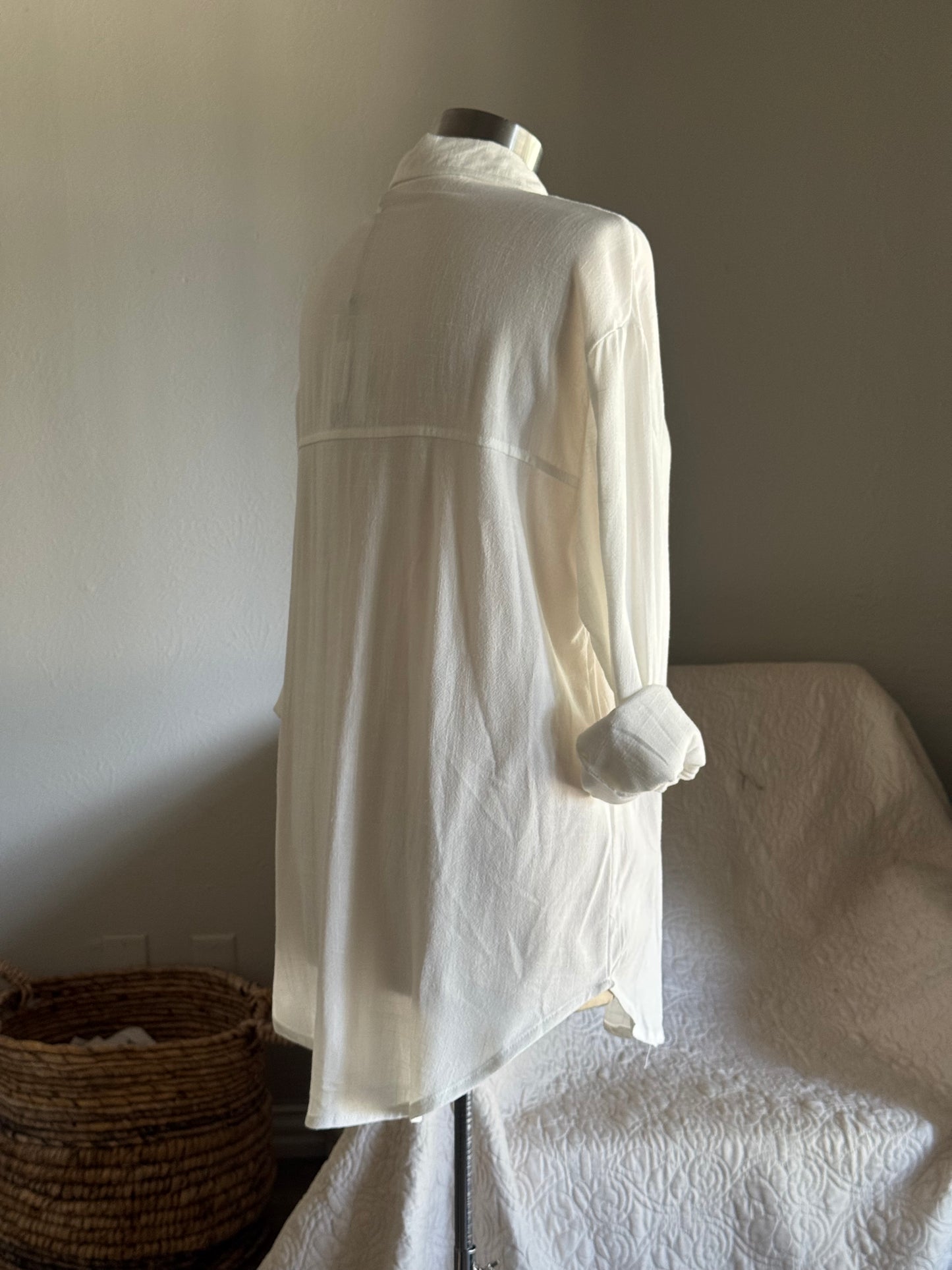 Sophia Classic Linen Button Down In Ivory