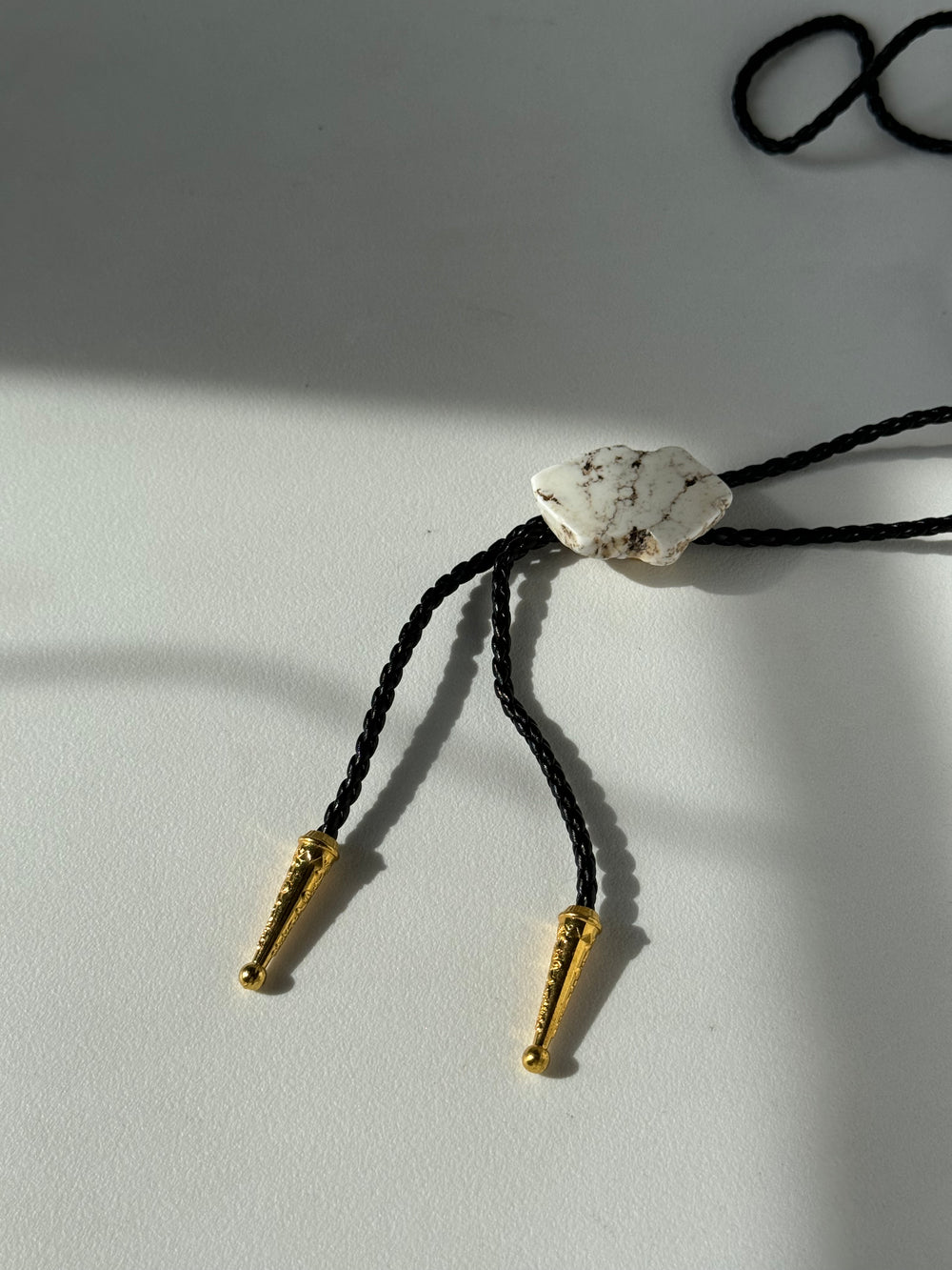 Brooke Natural Gemstone Gold Tips Bolo Tie In Howlite White