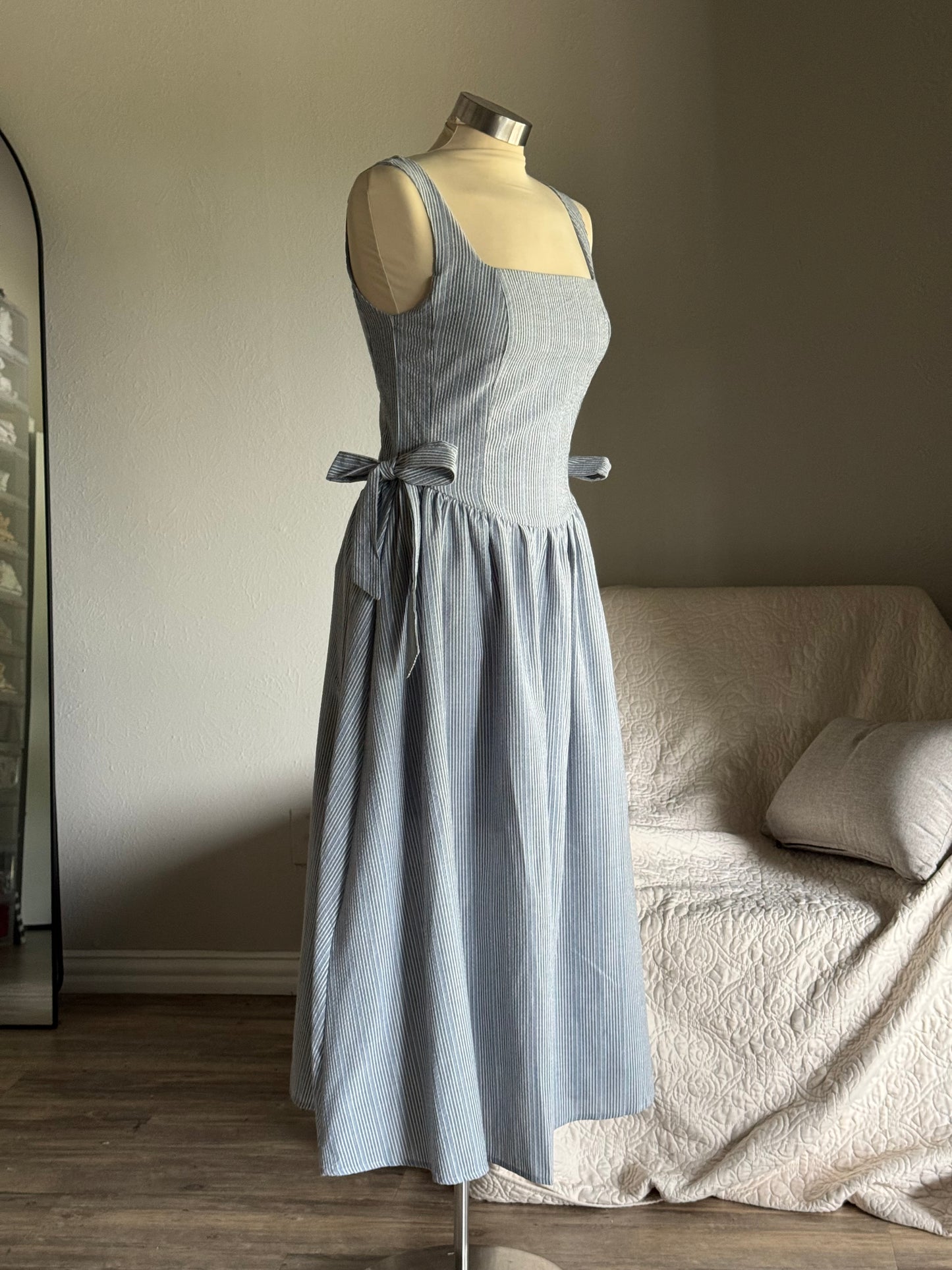 Harly Side Tie Cotton Midi Dress In Dust Blue