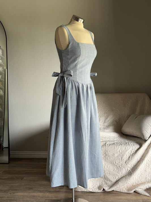 Harly Side Tie Cotton Midi Dress In Dust Blue