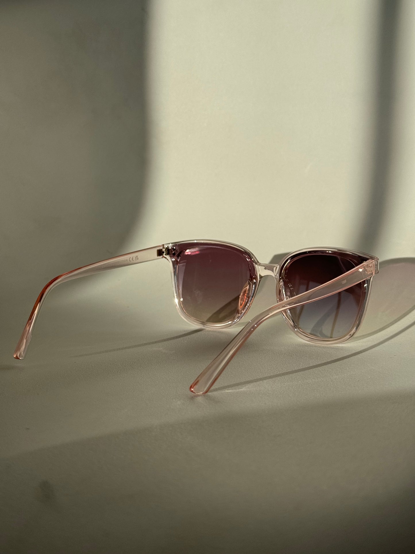 Dave Tri Stud Classic Sunglasses In Blush