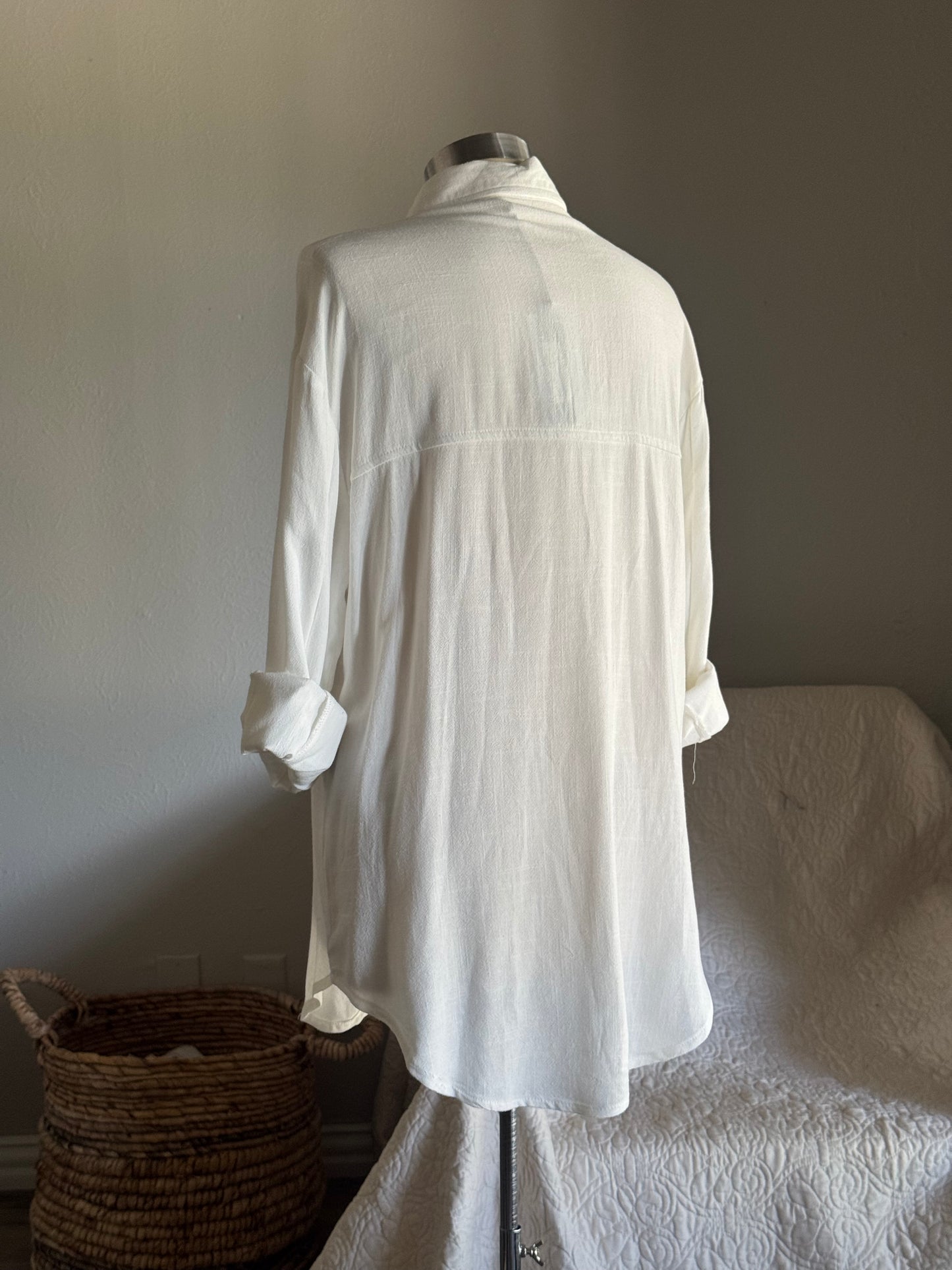 Sophia Classic Linen Button Down In Ivory