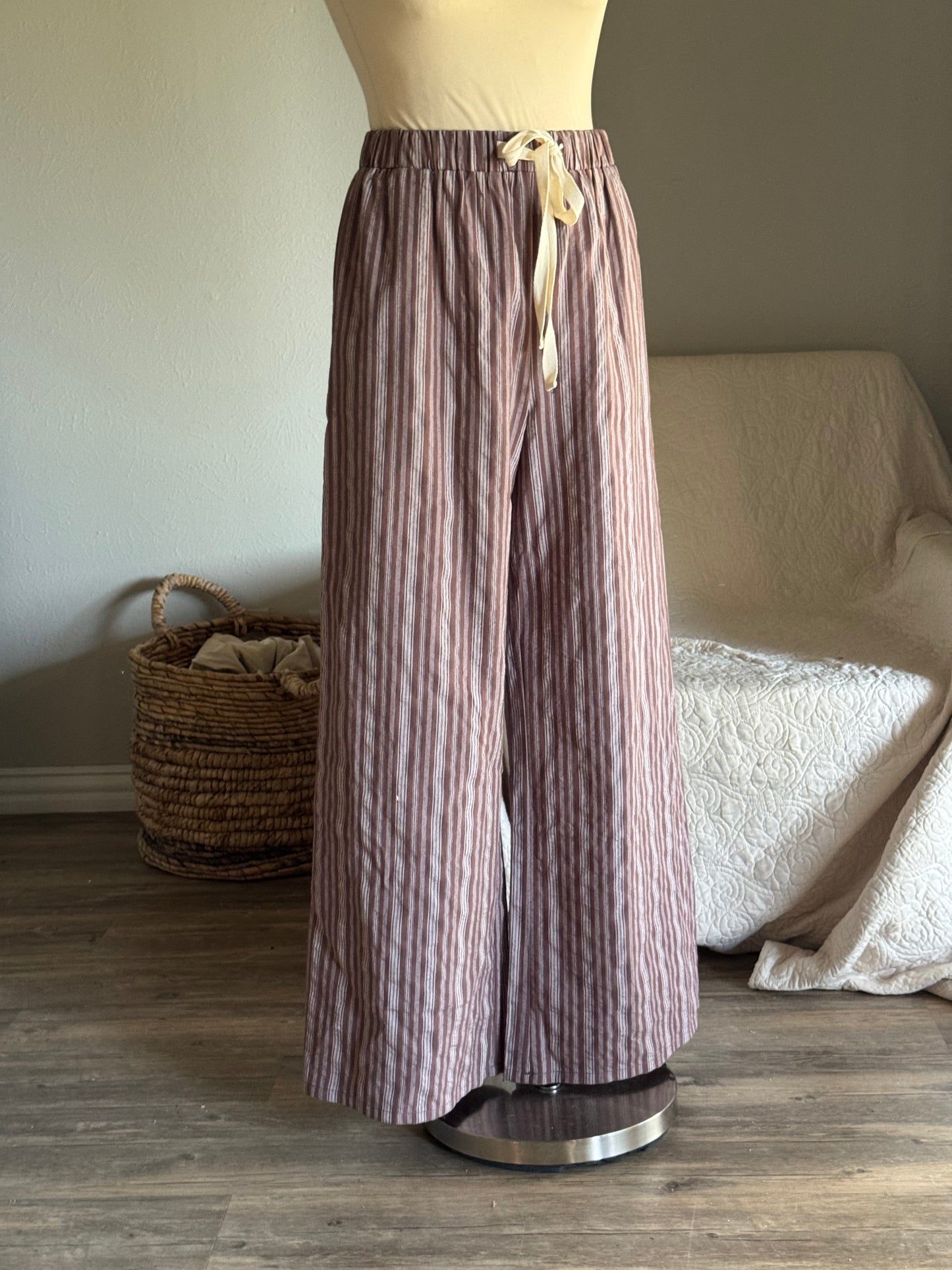 Laramie Cotton & Linen Striped Pants In Chocolate￼