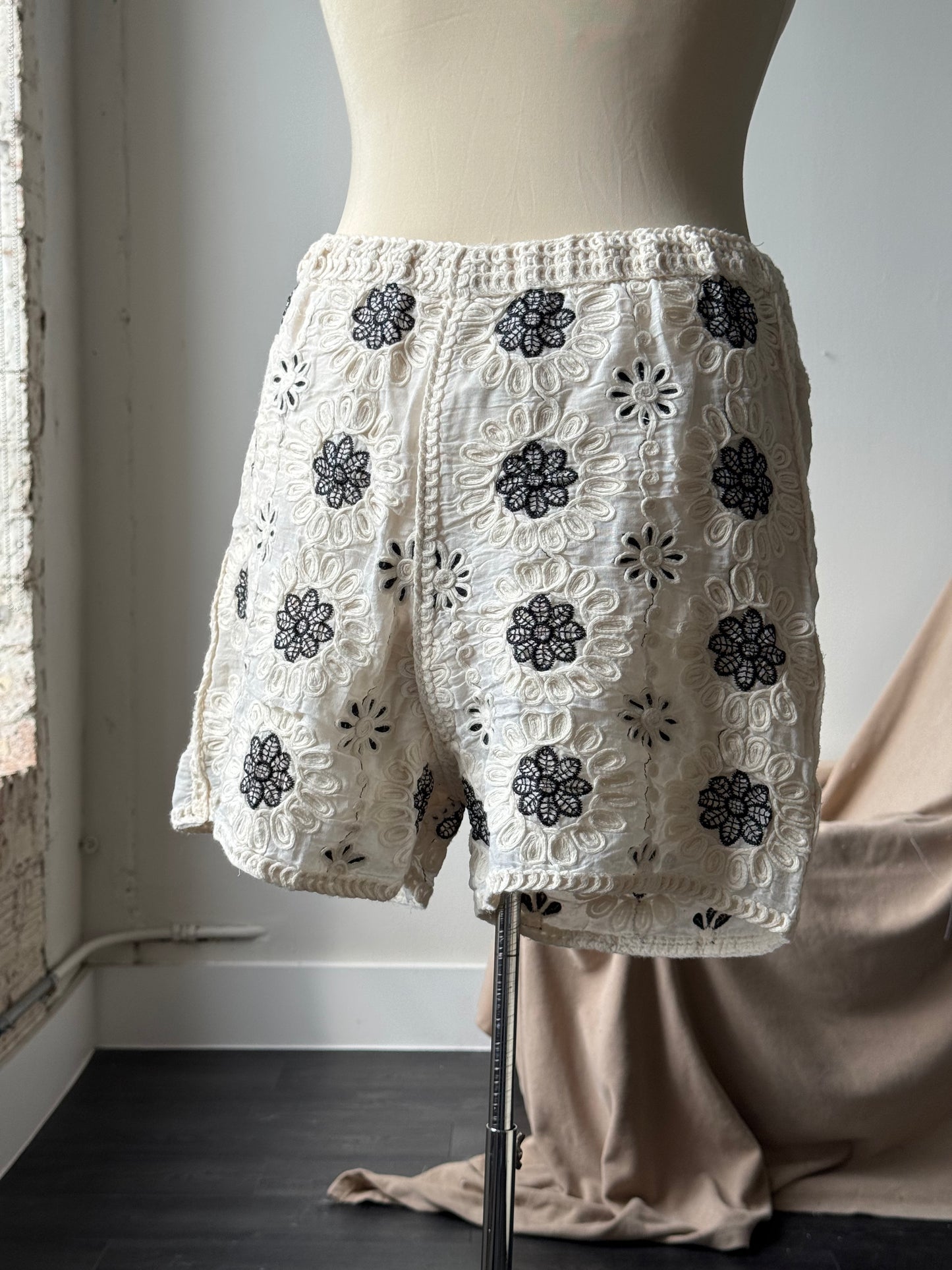 Monique Cotton Crochet Embroidered Appliqué Shorts In Natural