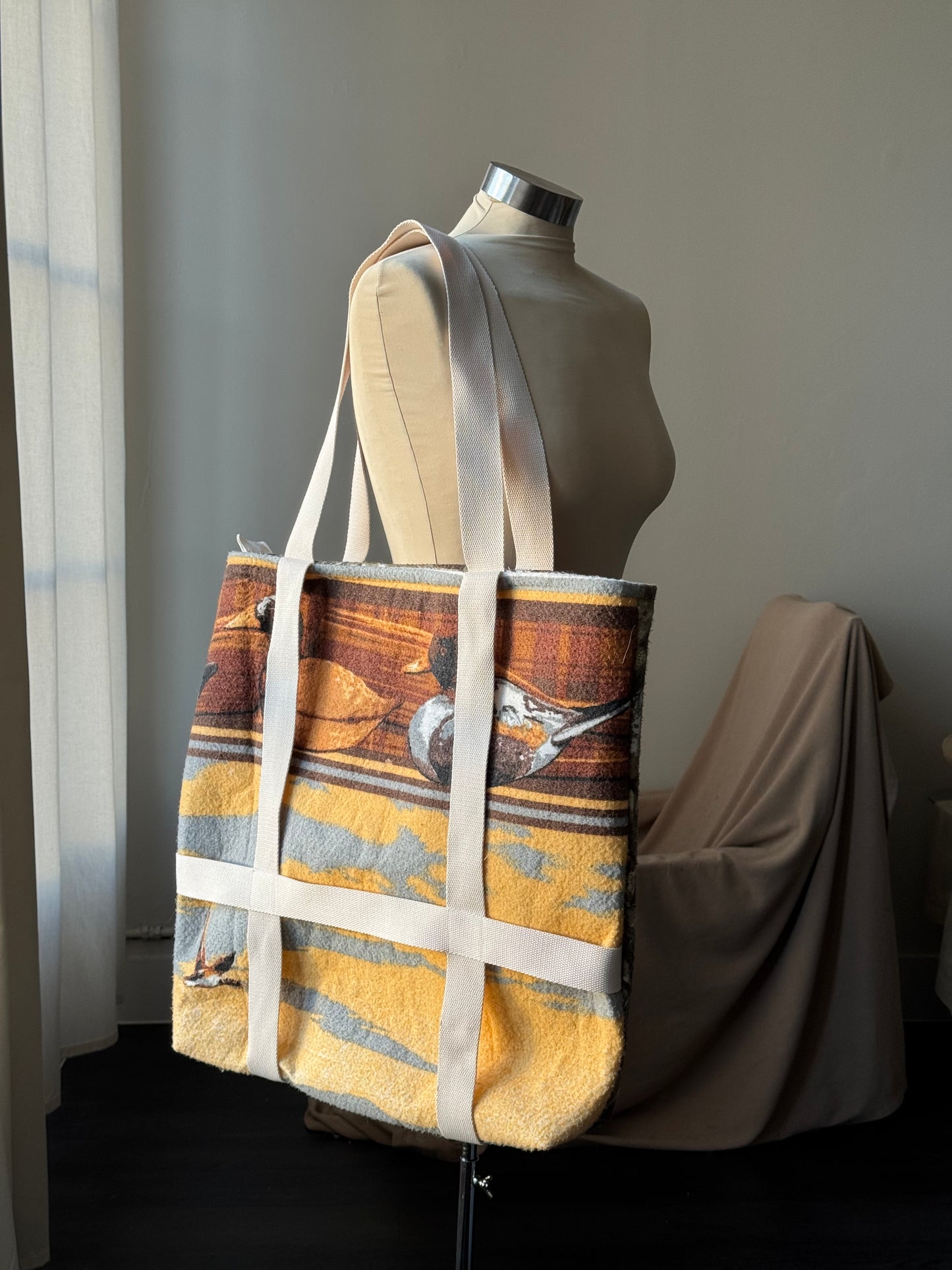 Magnus Vintage Handcrafted Tote Hat Holder Bag XL