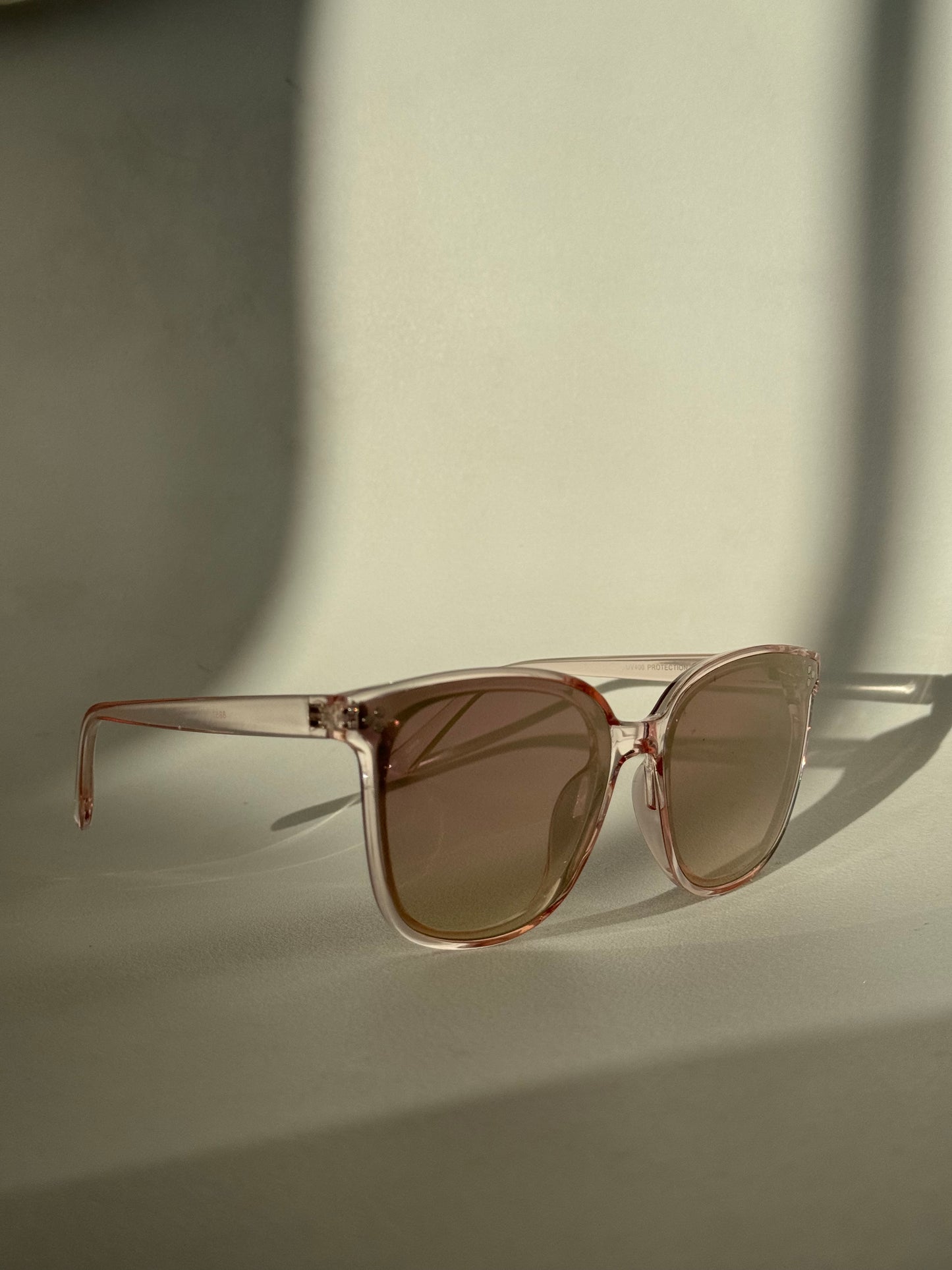 Dave Tri Stud Classic Sunglasses In Blush