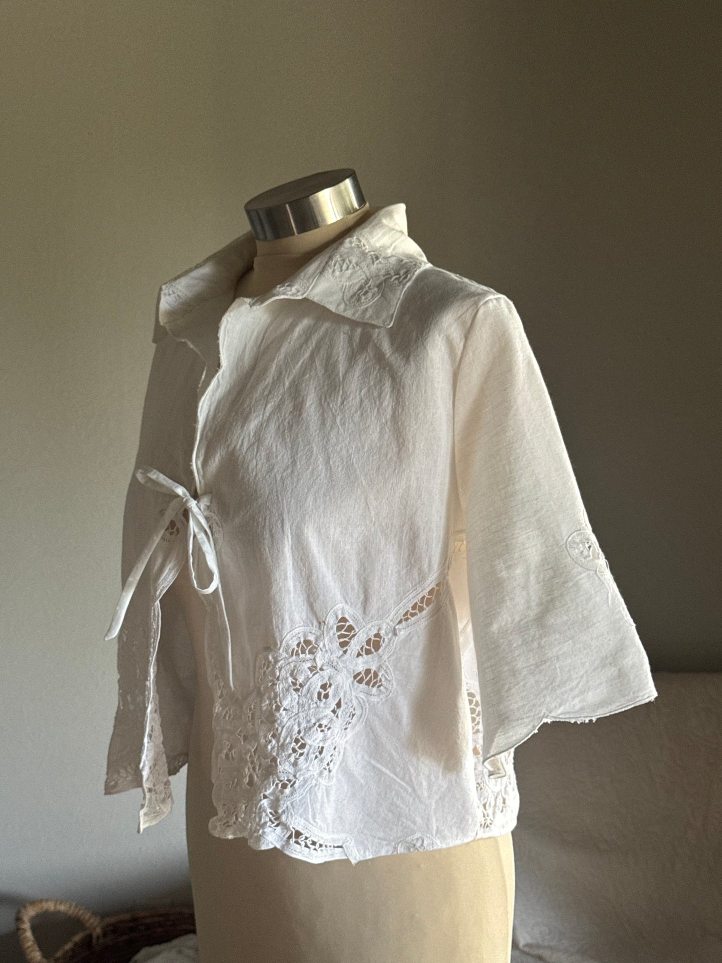 Judy Handcrafted Vintage Crop Tie Top In Ivory