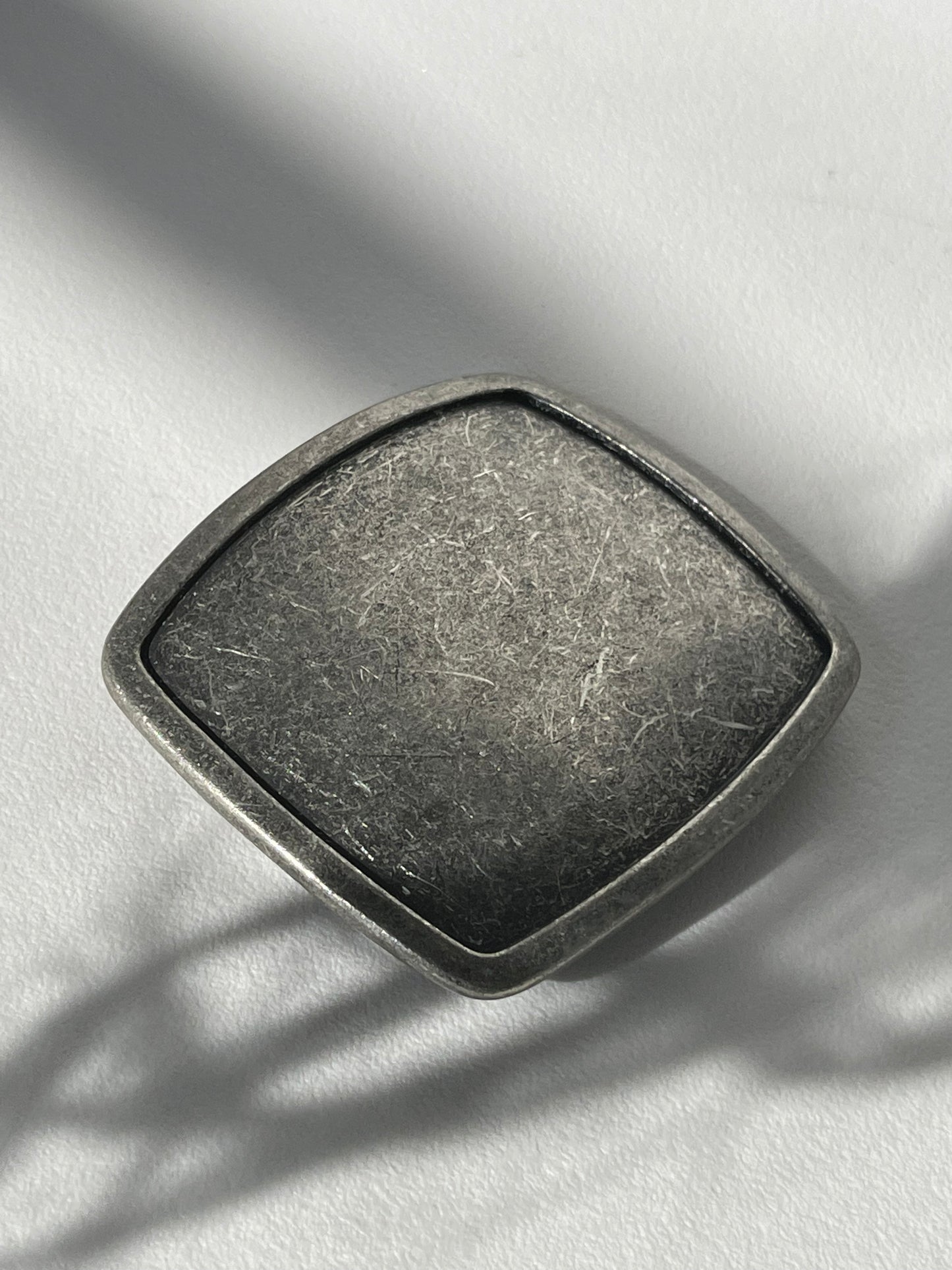 Billy Classic Solid Distressed Belt Buckle In Vintage Silver