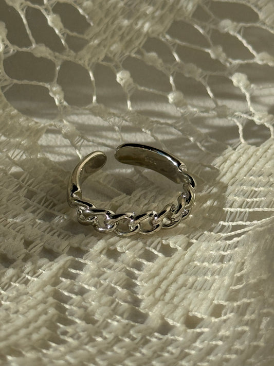 Helena Classics Link Ring In Silver￼