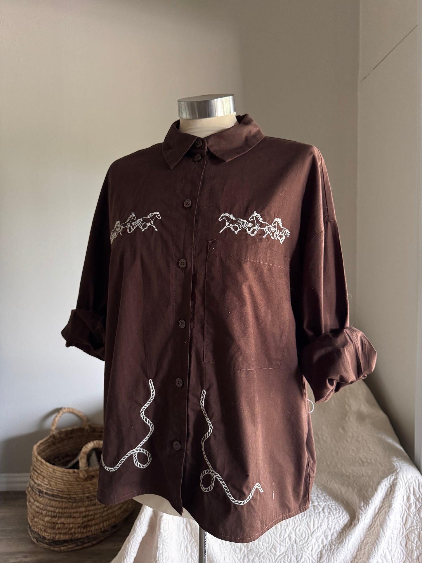 Lawrence Handcrafted Cropped Cotton Button Down Long Sleeve In Chocolate
