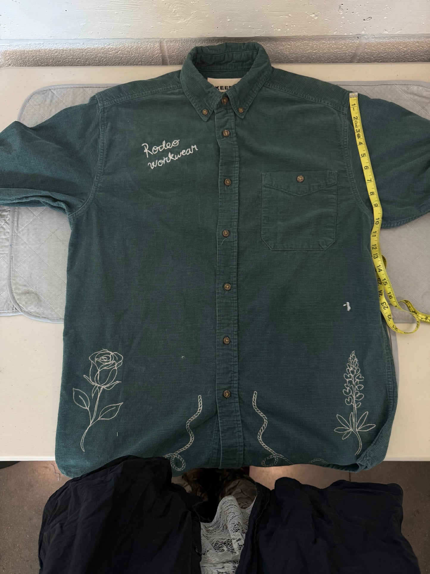 Jaxson Handcrafted Embroidered Rodeo Workwear Shacket In Forest Moss