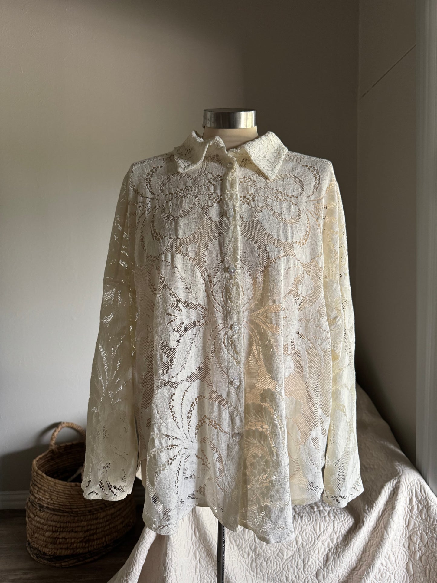 Ladell Handcrafted Vintage Button down Shirt In Vanilla￼