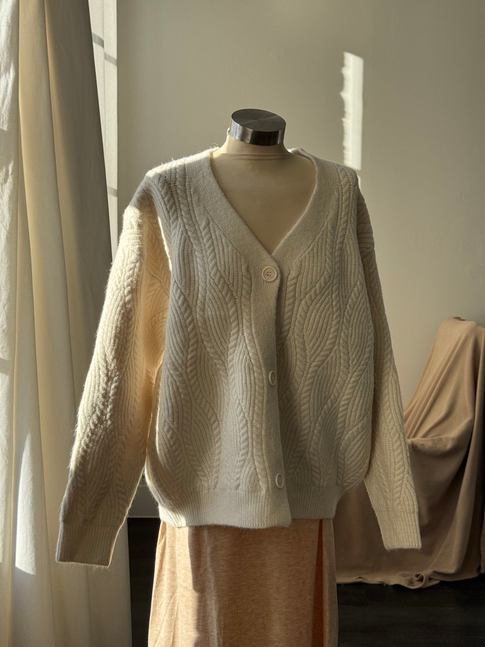 Henry Cotton Classic Cable Button Front Sweater In Ivory