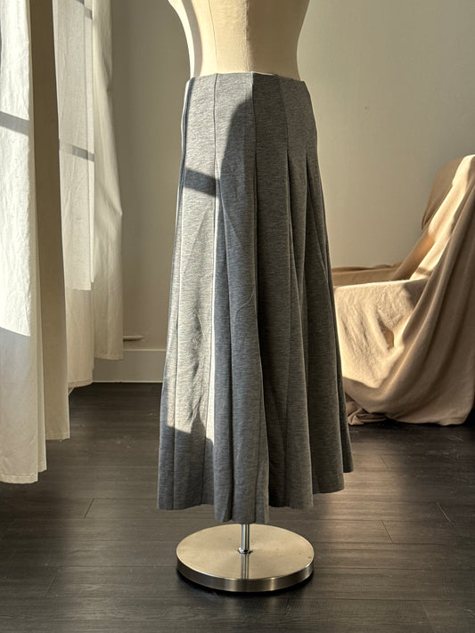 Sara Classic A-Line Midi Skirt In Grey