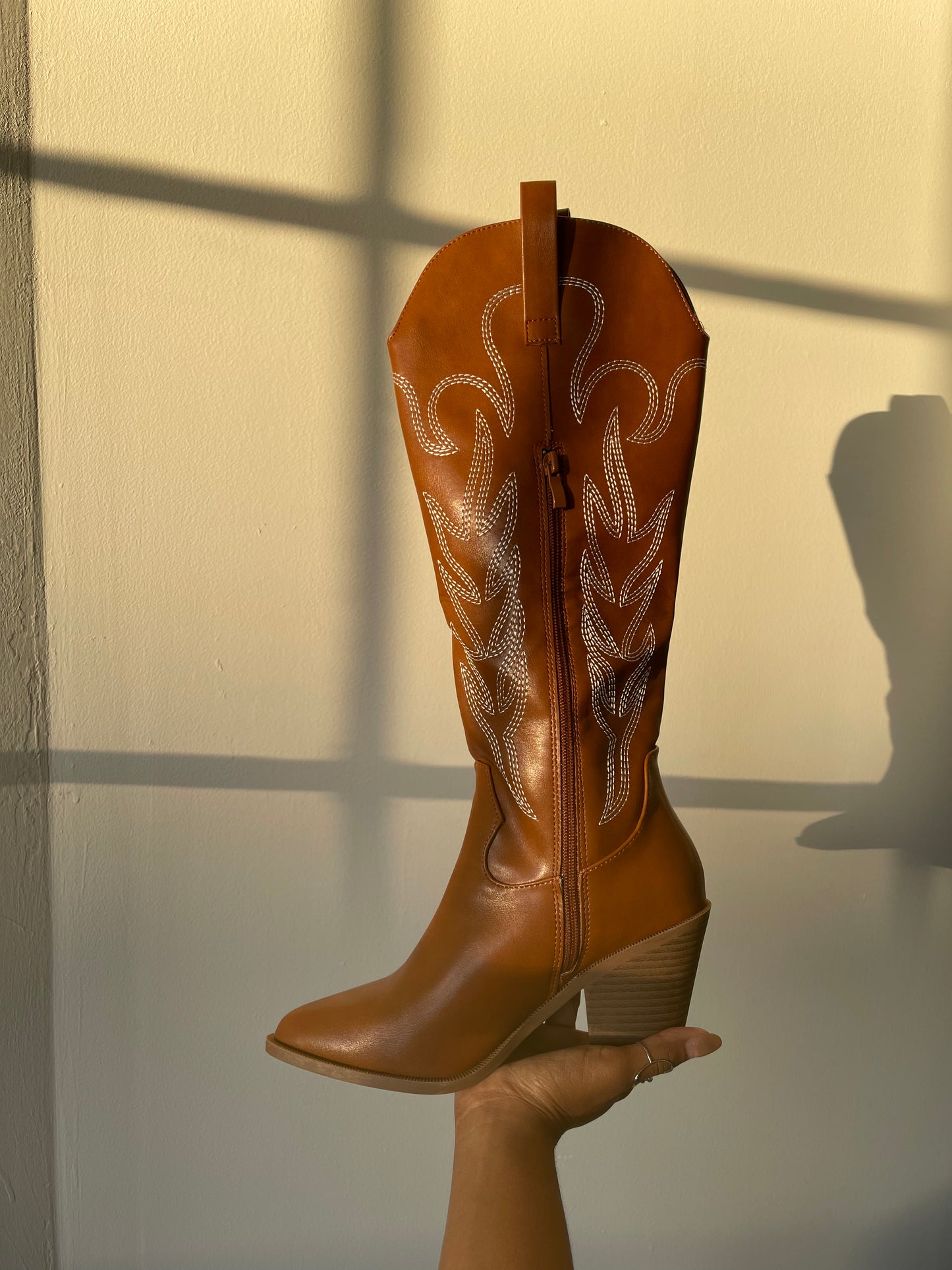 Delton High Shaft Classic Cowboy Boot In Whiskey