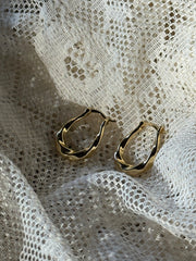 Tina Twist Hoop Earring In Plated Gold