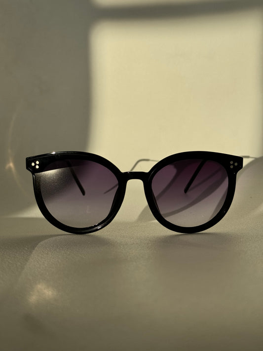 Patrick Tri Stud Sunglasses In Black Hombre