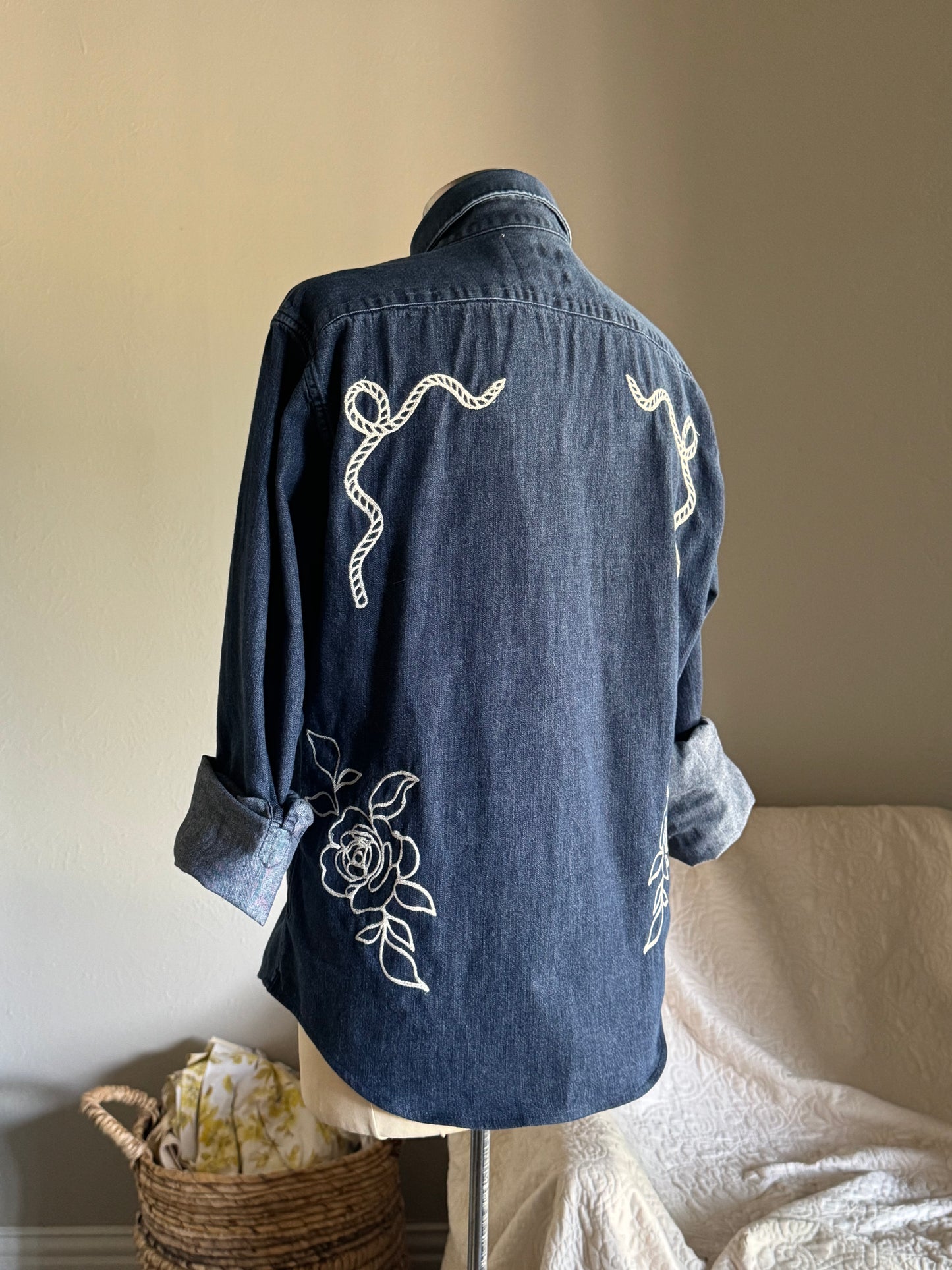 Lawrence Handcrafted Embroidered Cropped Button Down
