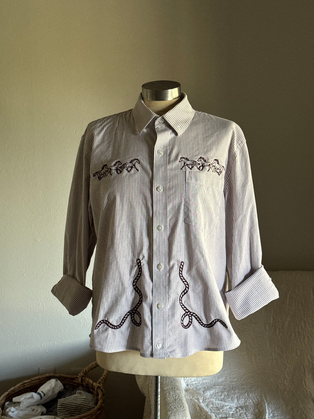 Lawrence Handcrafted Cropped Embroidered Button Down