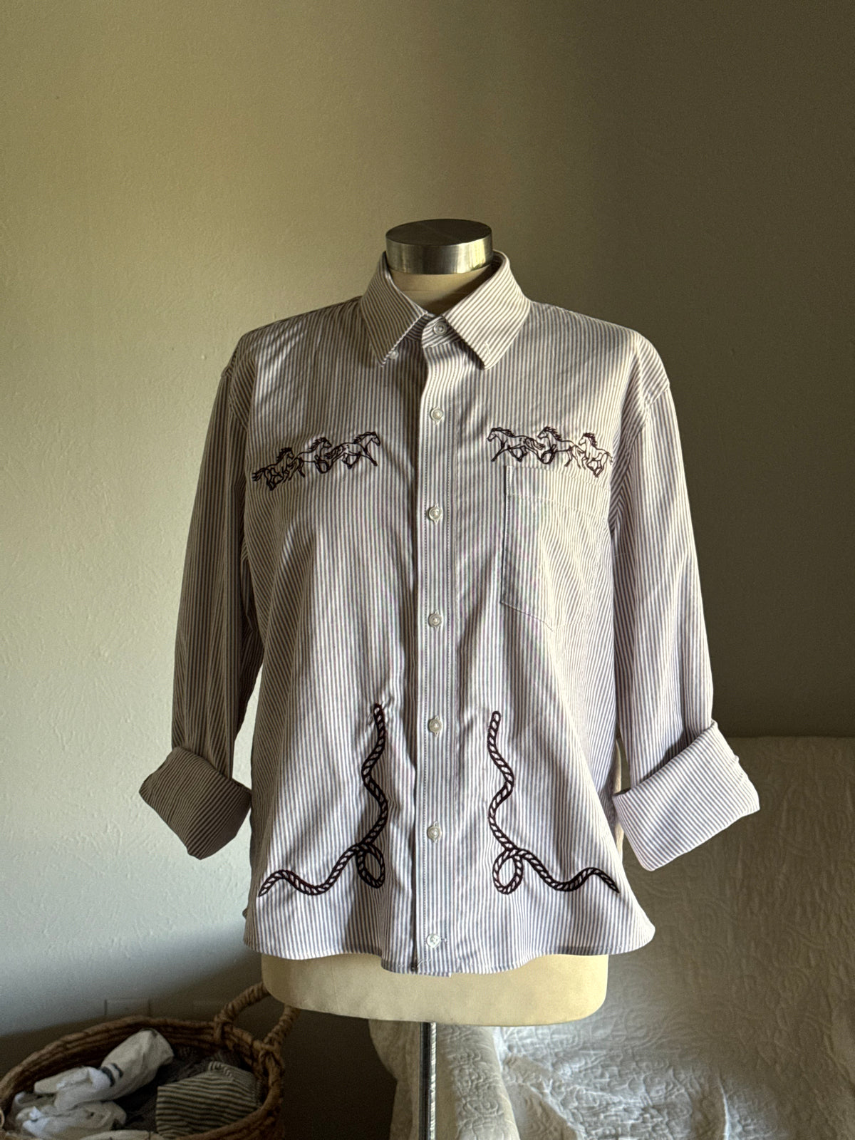 Lawrence Handcrafted Cropped Embroidered Button Down