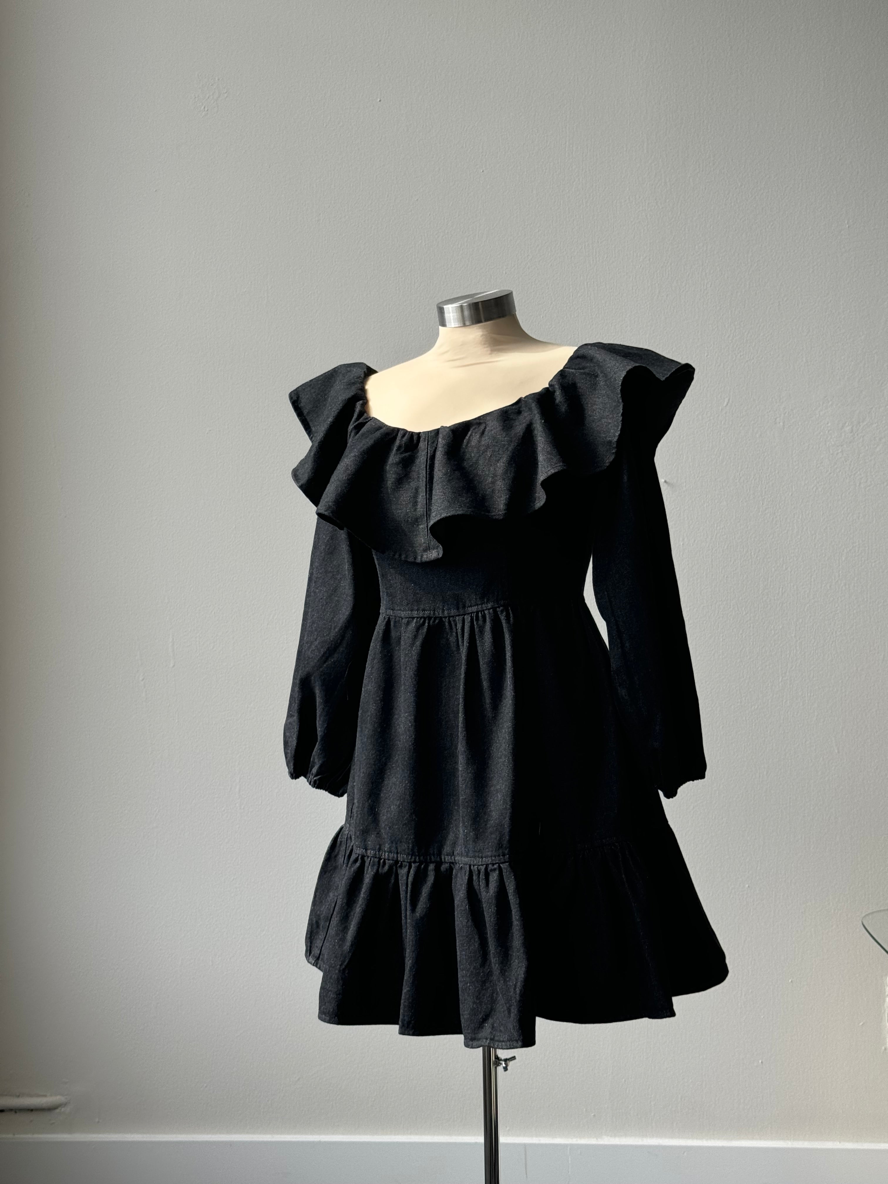 K.A. Classics Carmen Cotton On or Off Shoulder Classic Denim Dress in Vintage Black M