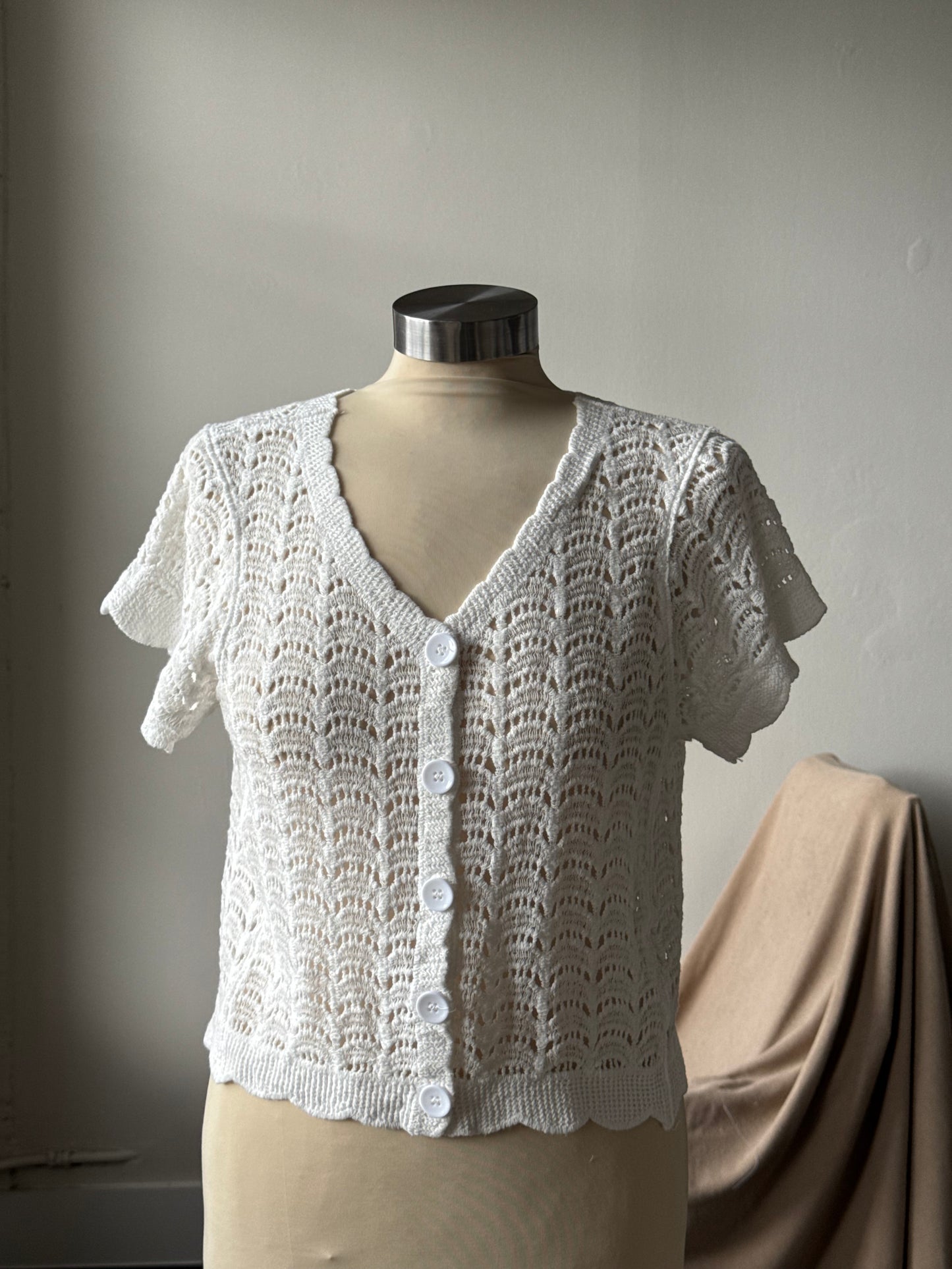 Torrance 90s Style Cotton Crochet Button Front Sweater Crop Top In Ivory
