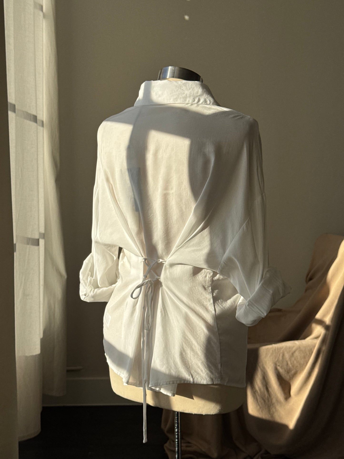 Henry Lace Back Fitted Button Down In Ivory￼￼