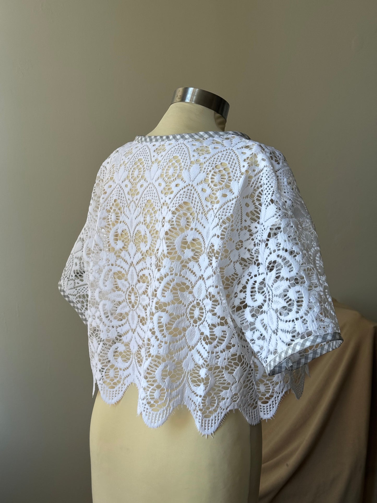 Roberta Handcrafted Vintage Lace Wave Tie Top In White