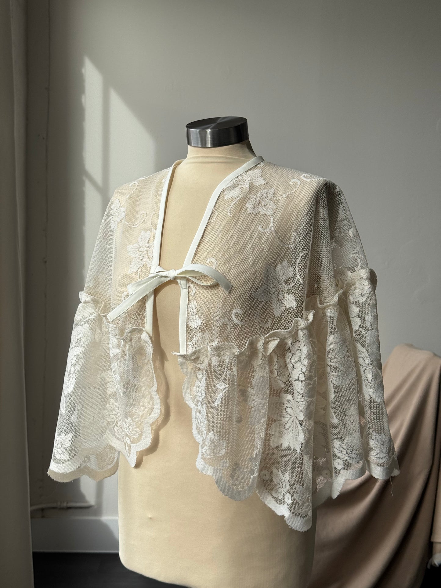 Jernigan Handcrafted Vintage Lace Cape In Butter